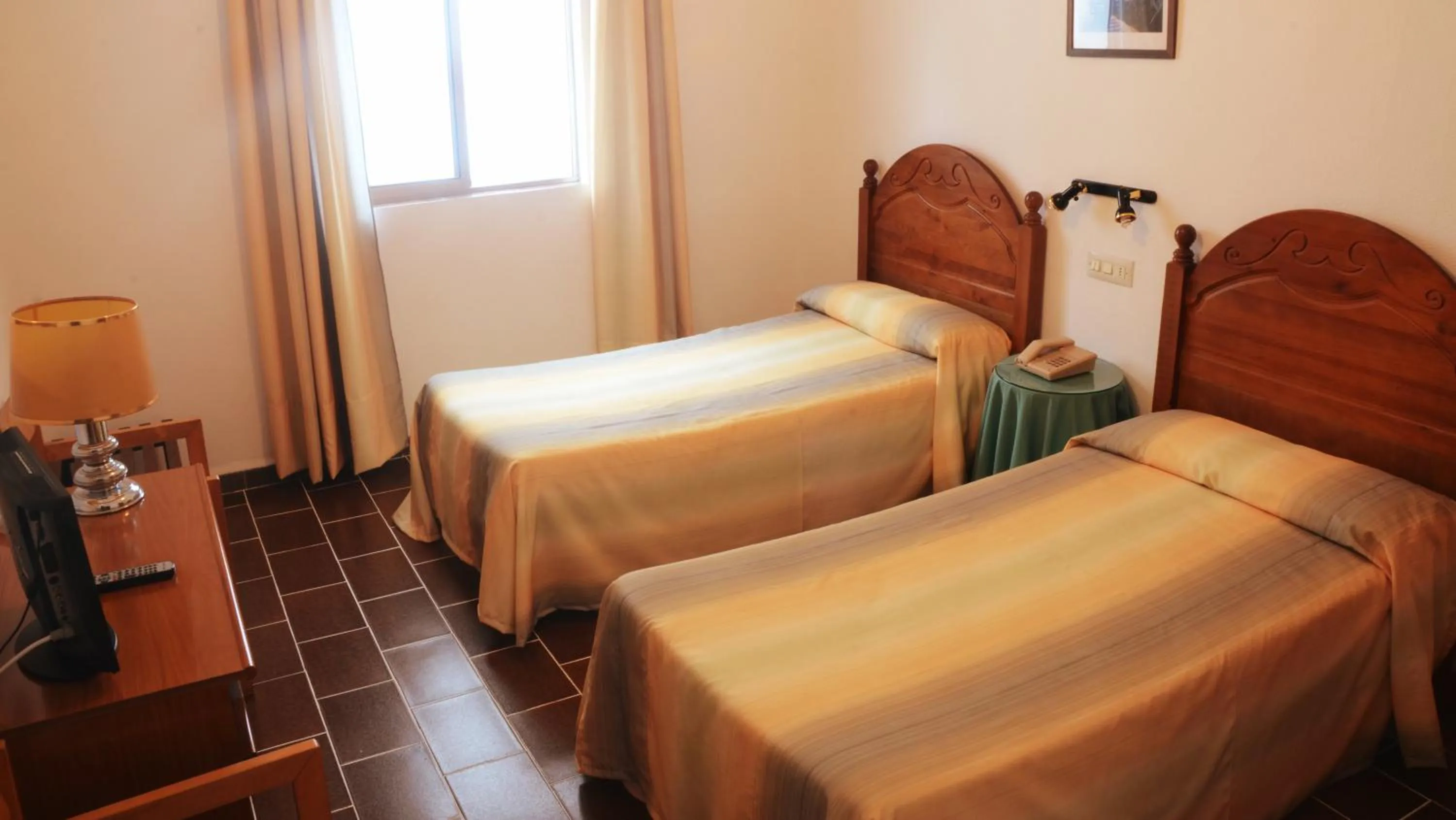 Day, Bed in Hotel El Coloso