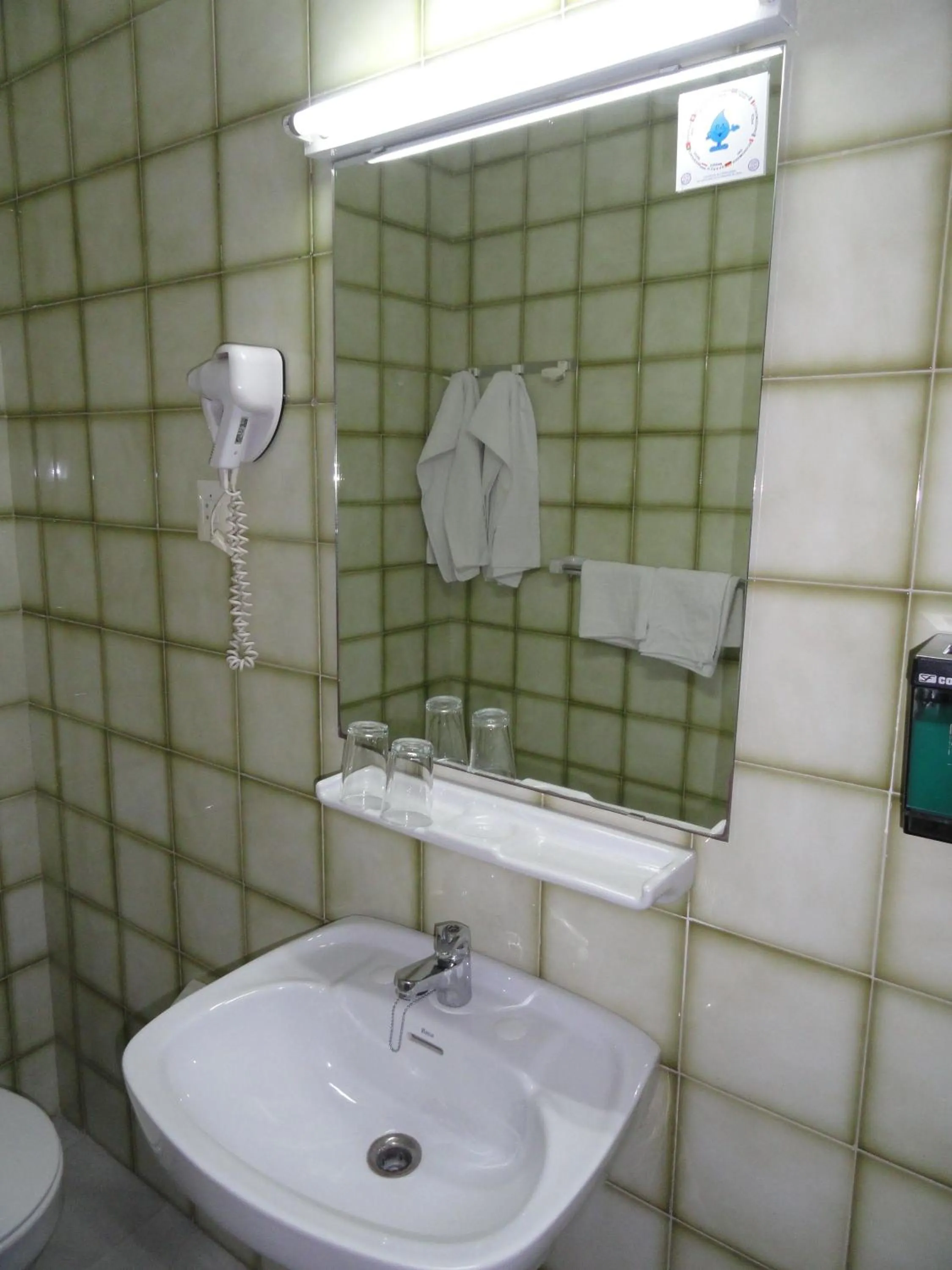 Bathroom in Hotel El Coloso