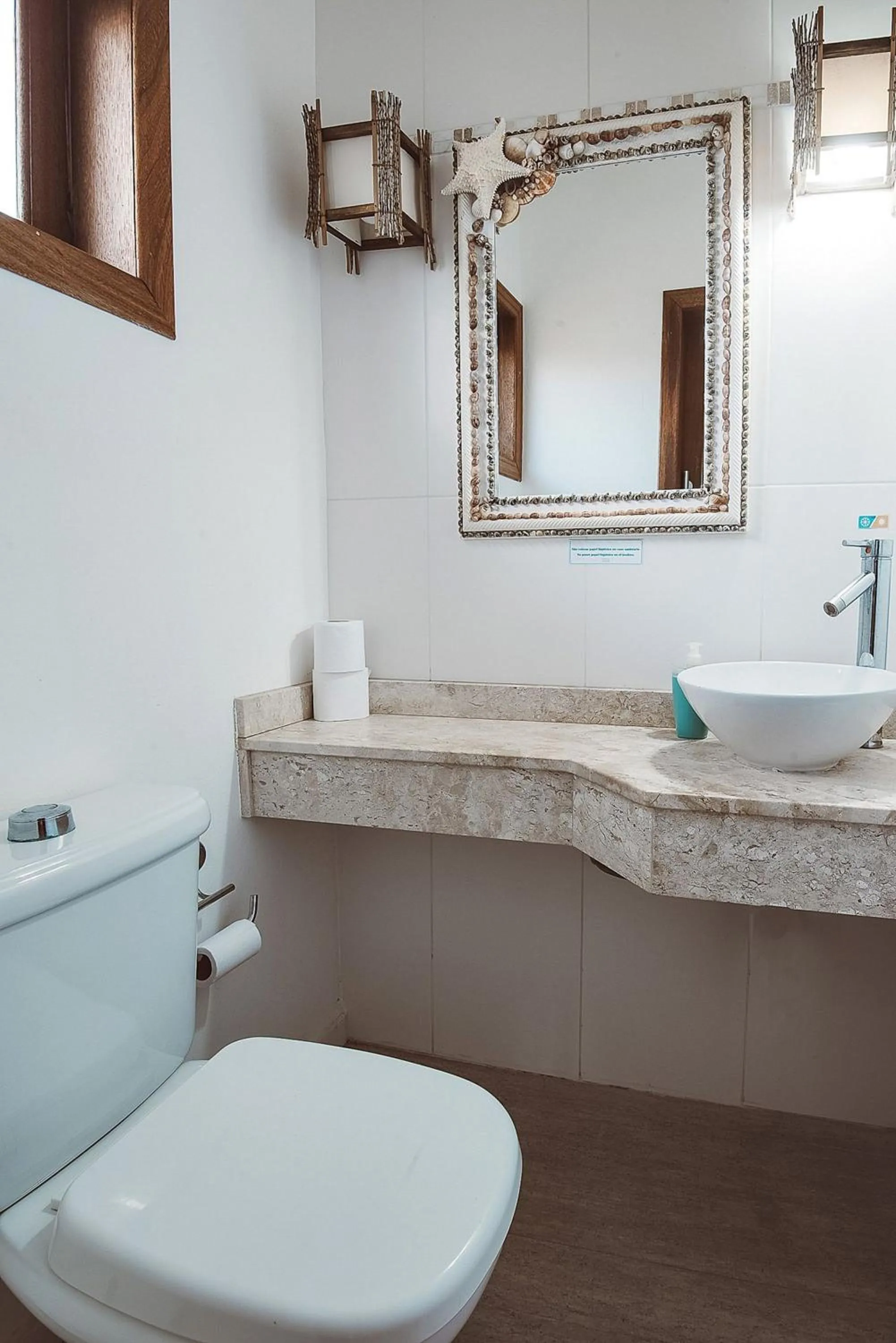 Toilet in Pousada Bangalôs do Rosa