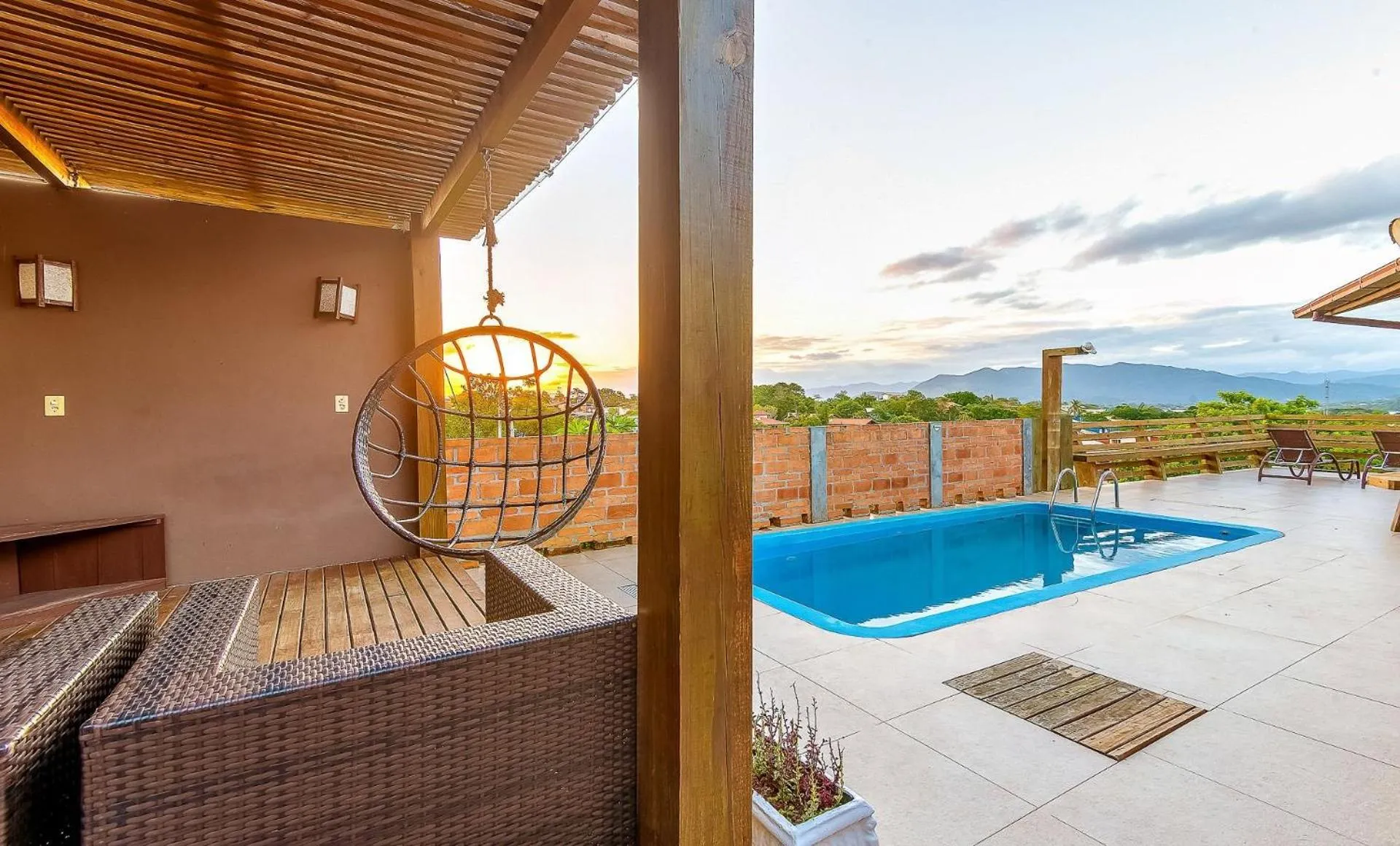 Swimming pool in Pousada Bangalôs do Rosa