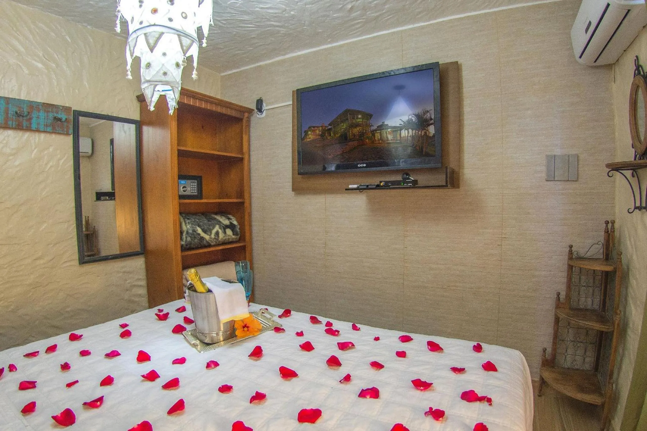 Bedroom, Bed in Pousada Bangalôs do Rosa