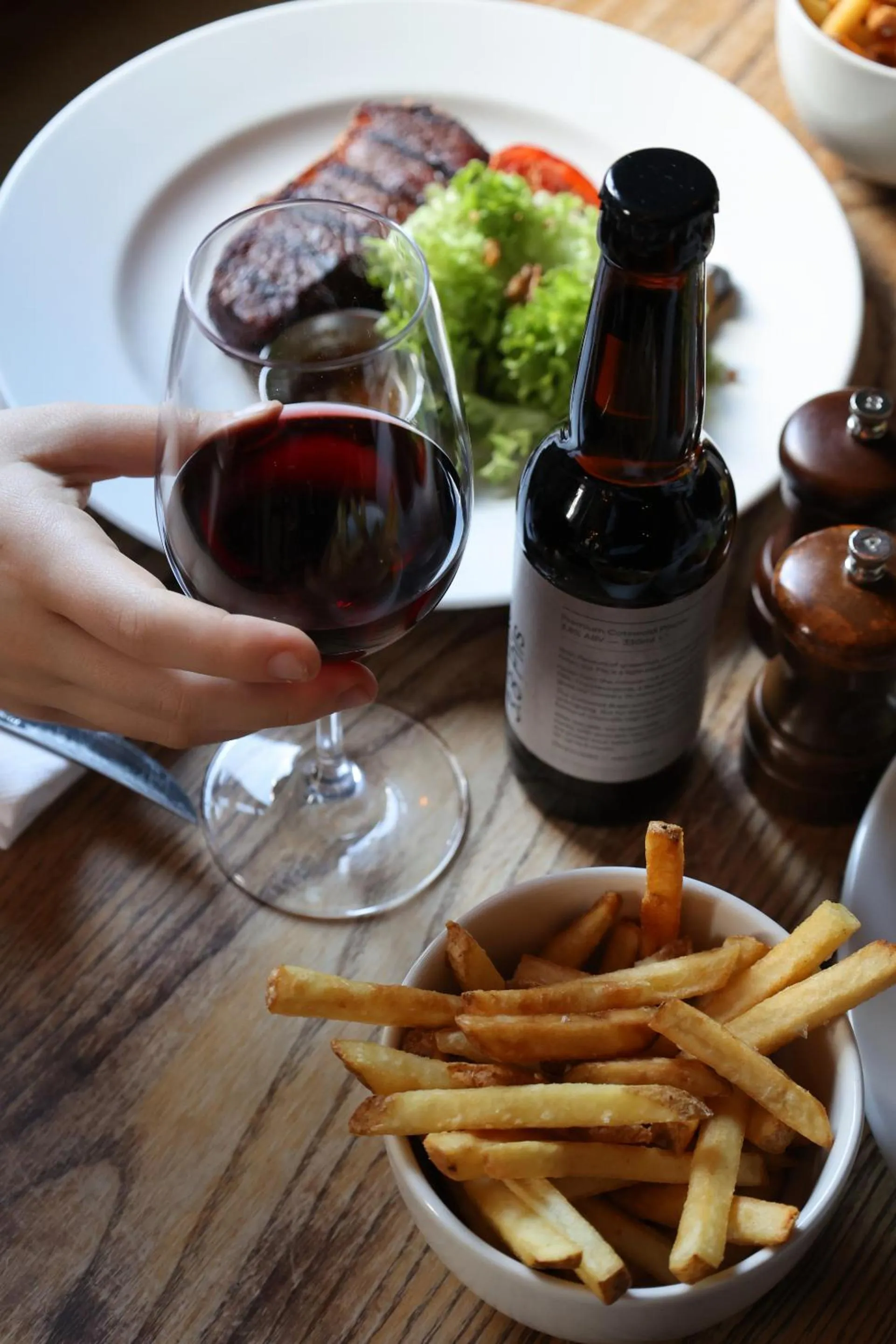 Food and drinks in The Porterhouse grill & rooms