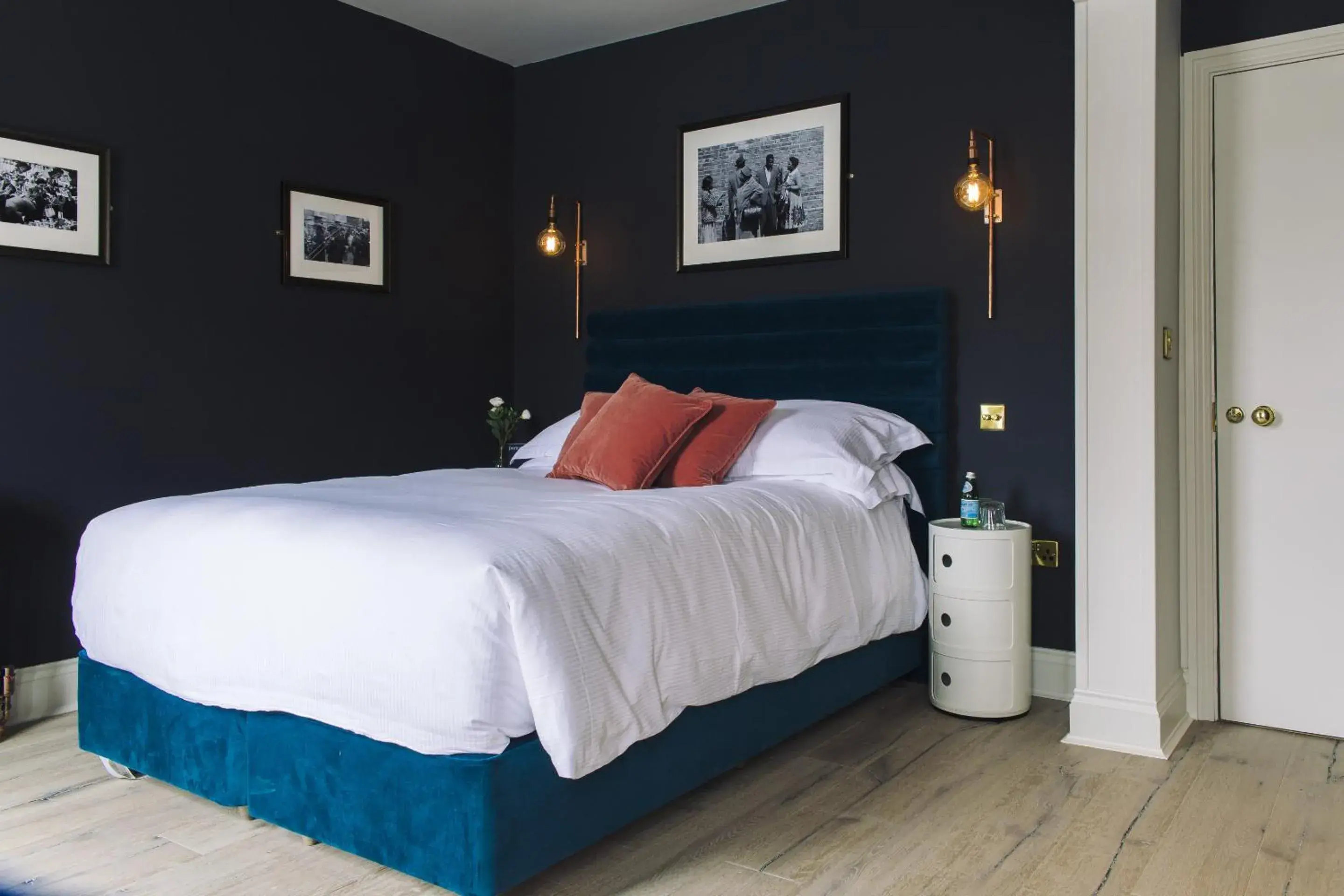 Bedroom, Bed in The Porterhouse Grill and Rooms Bedroom, Bed in The Porterhouse Grill and Rooms