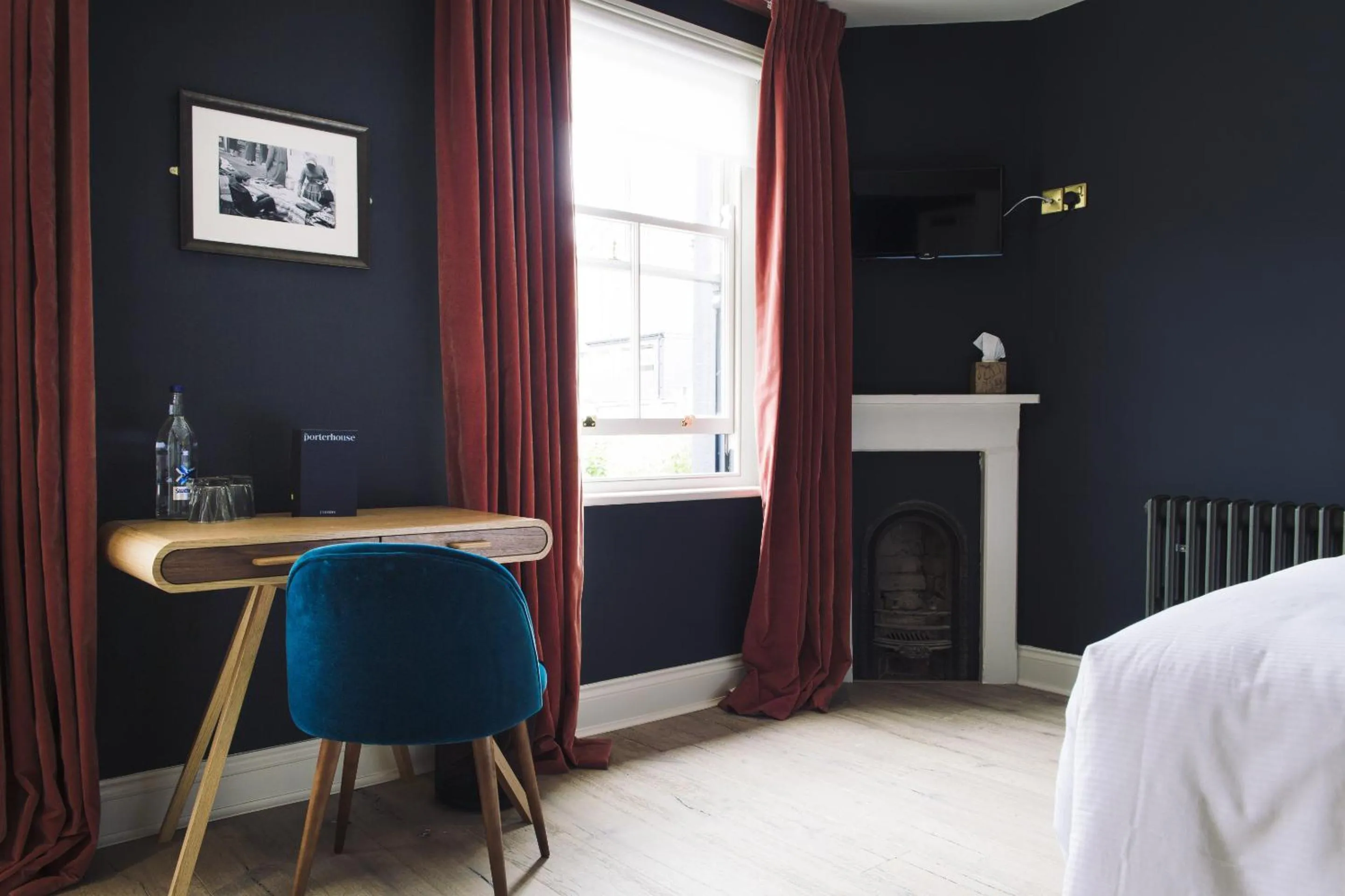 Bedroom in The Porterhouse grill & rooms