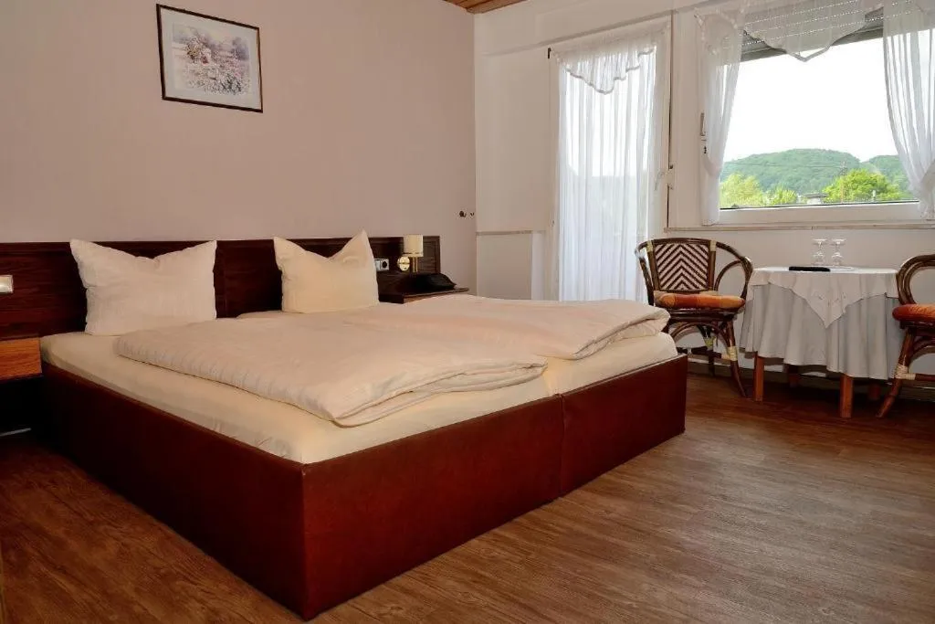 Bedroom, Bed in Weinhaus Hotel zum Josefshof