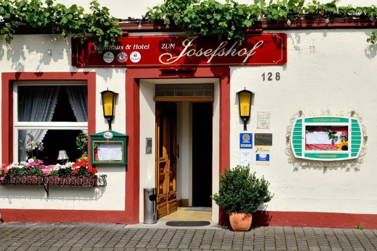 Lobby or reception in Weinhaus Hotel zum Josefshof Lobby or reception in Weinhaus Hotel zum Josefshof