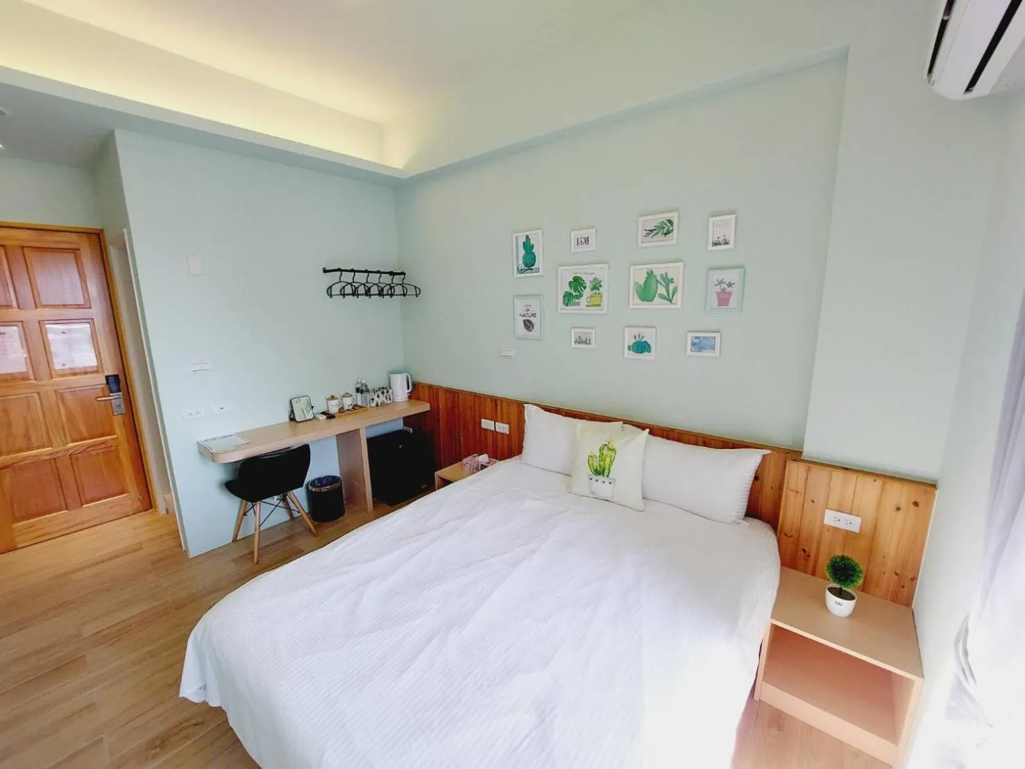 Bed in Summer Dream