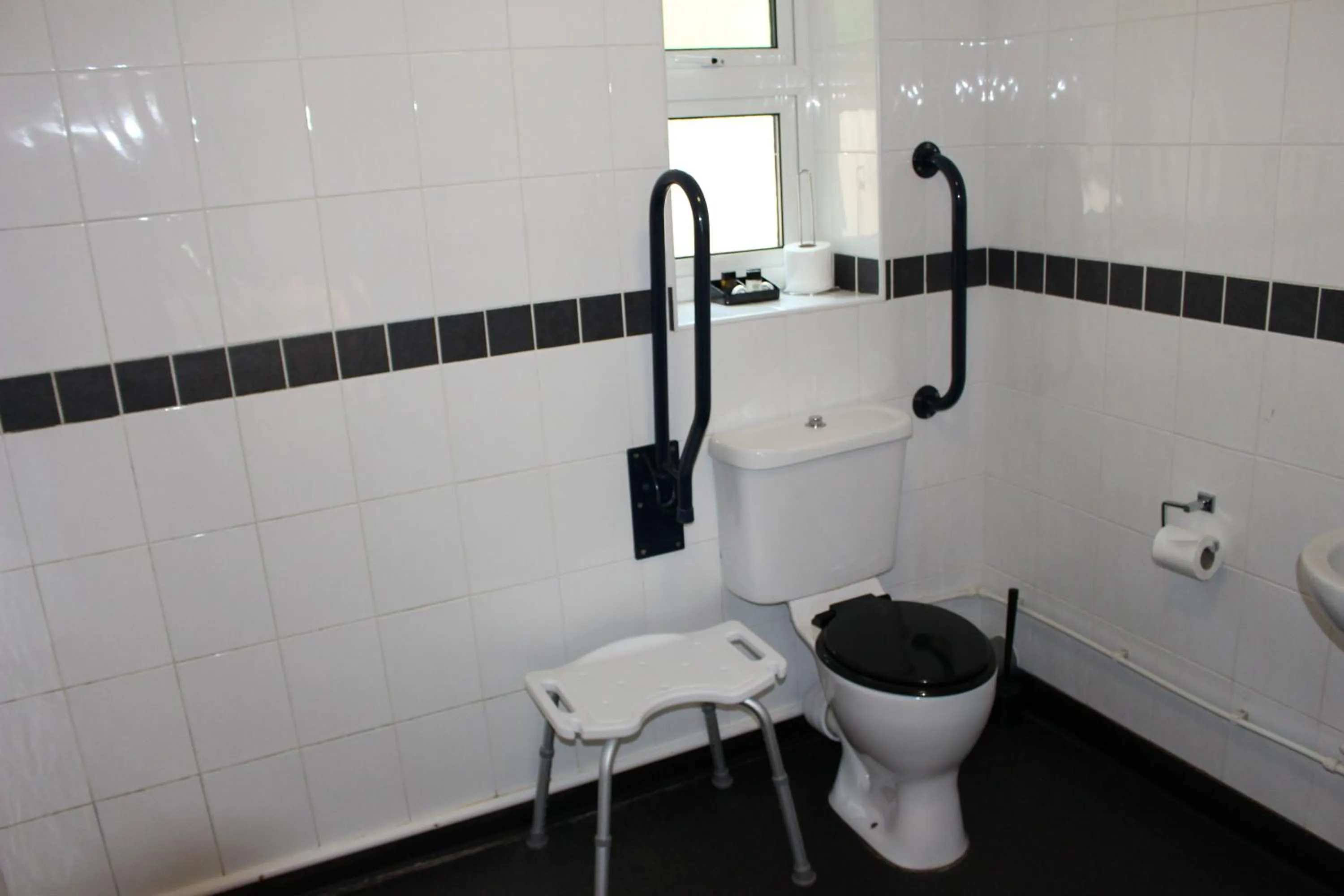 Bathroom in The Lord Byron Inn