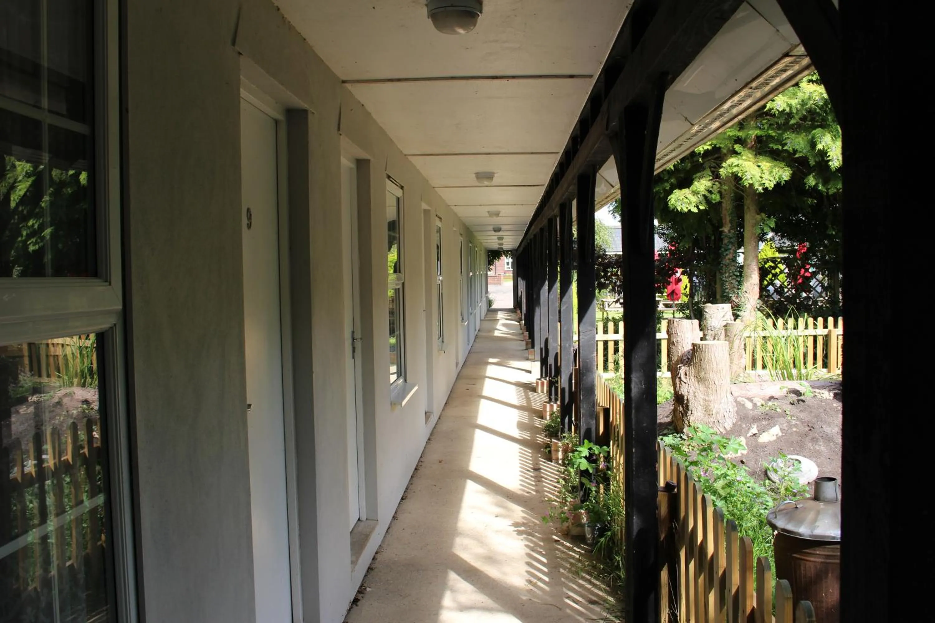 Garden in The Lord Byron Inn