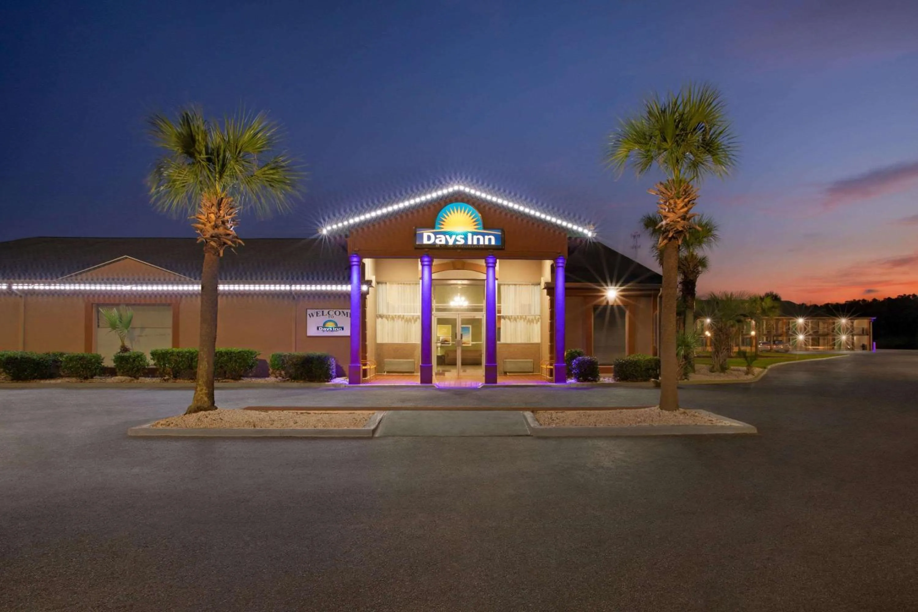 Property building in Days Inn by Wyndham Hardeeville/ I-95 State Line