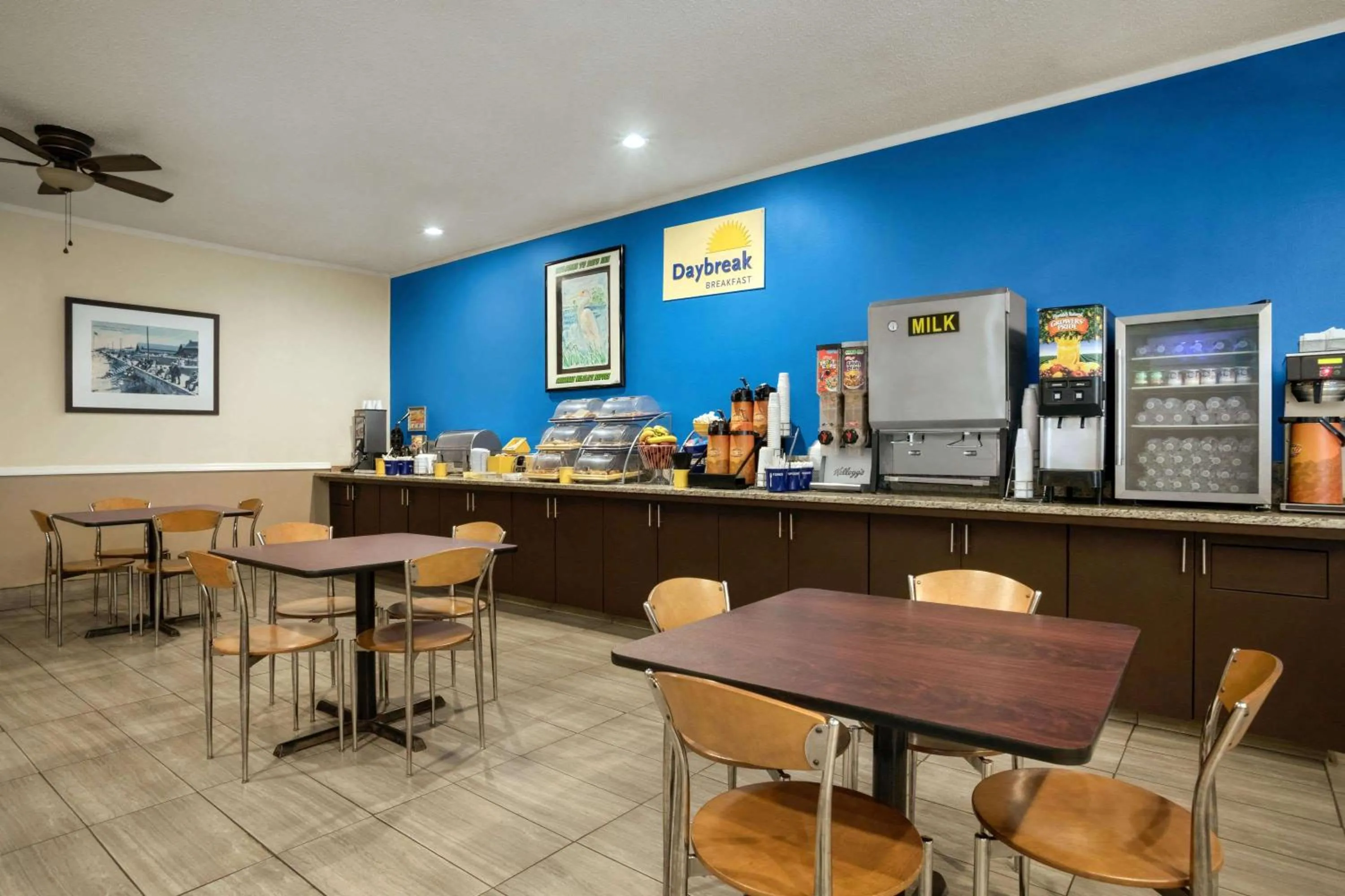 Restaurant/places to eat in Days Inn by Wyndham Hardeeville/ I-95 State Line
