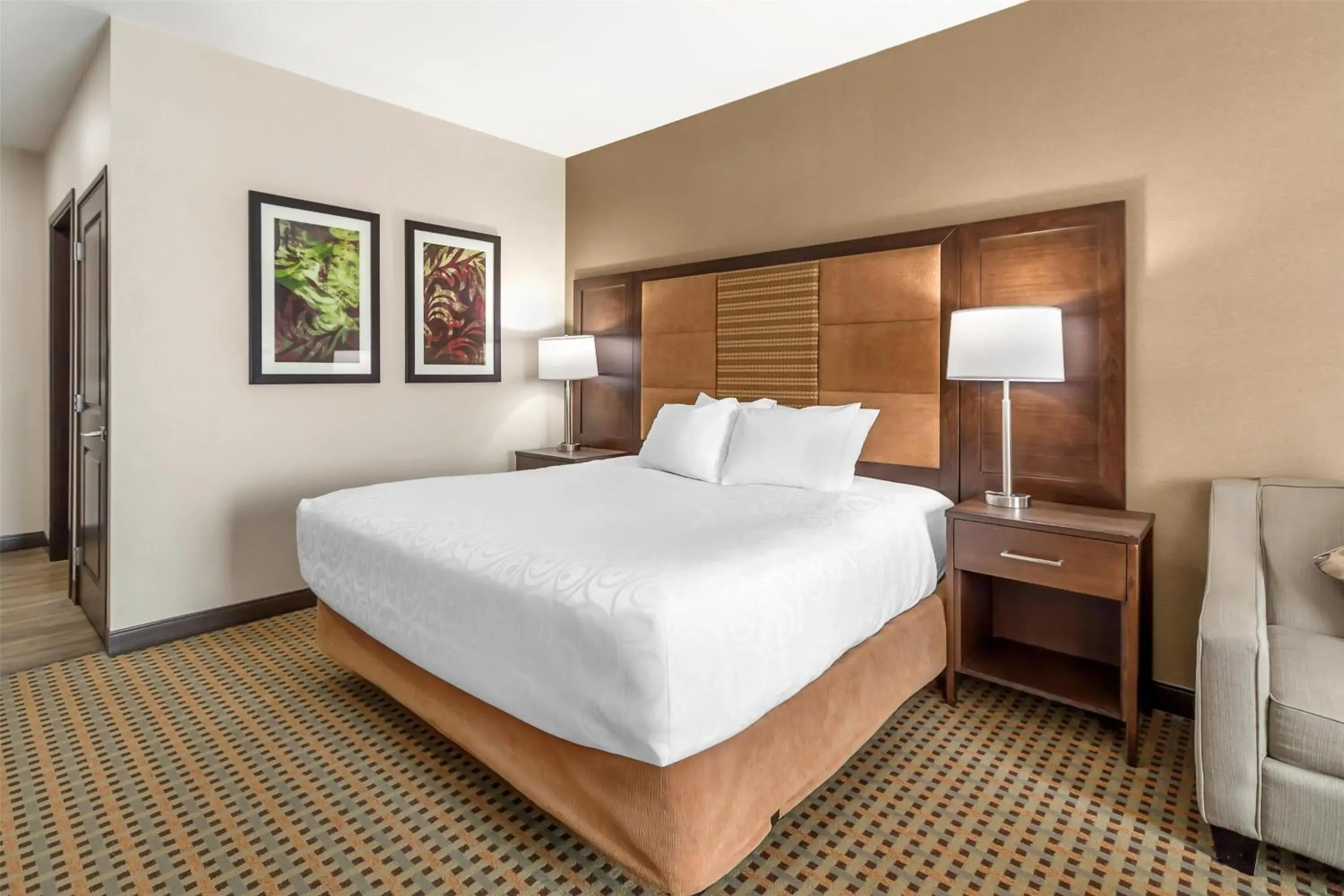Bedroom, Bed in Best Western Plus Hinton Inn & Suites Bedroom, Bed in Best Western Plus Hinton Inn & Suites