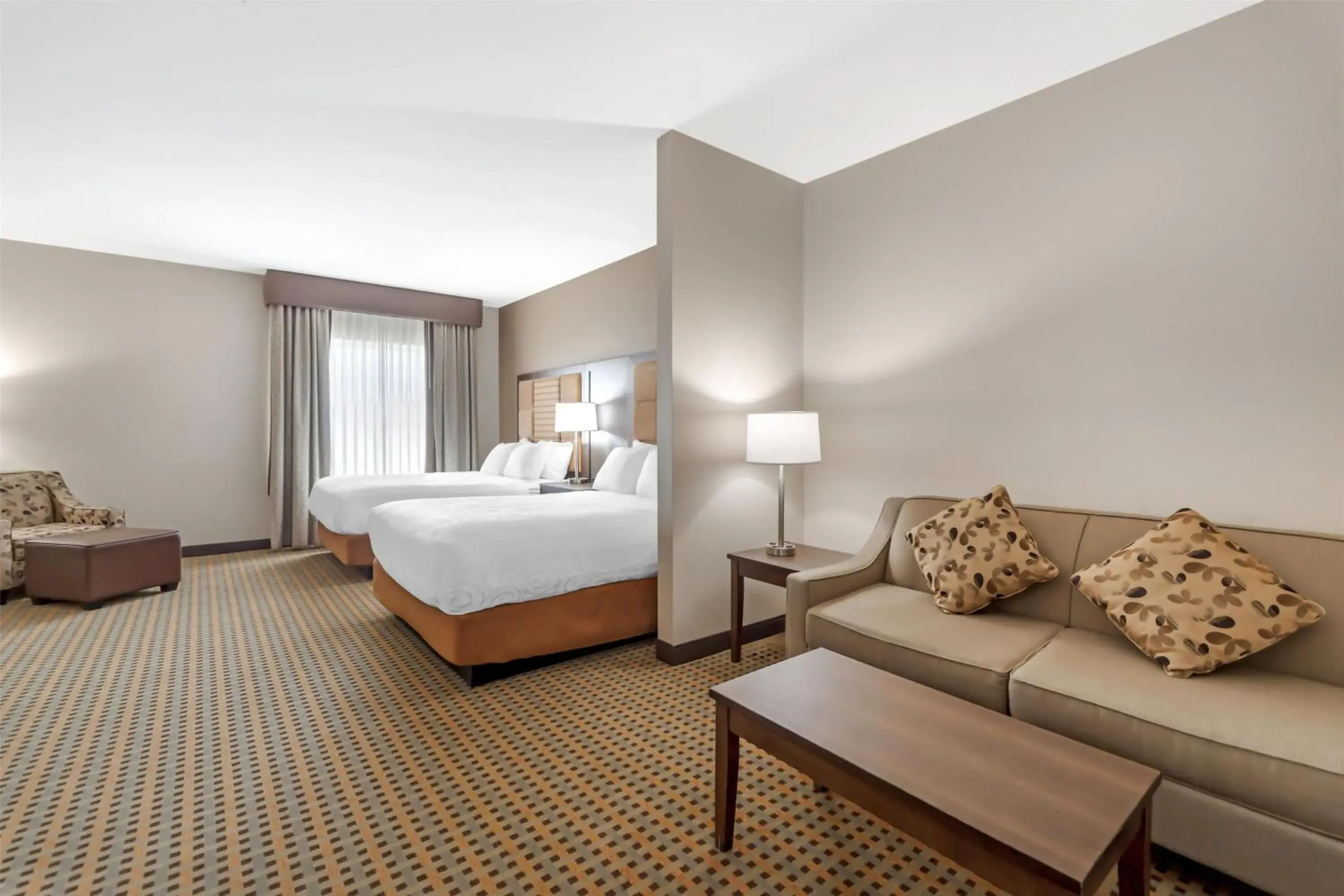 Queen Room with Two Queen Beds and Kitchenette in Best Western Plus Hinton Inn & Suites Queen Room with Two Queen Beds and Kitchenette in Best Western Plus Hinton Inn & Suites