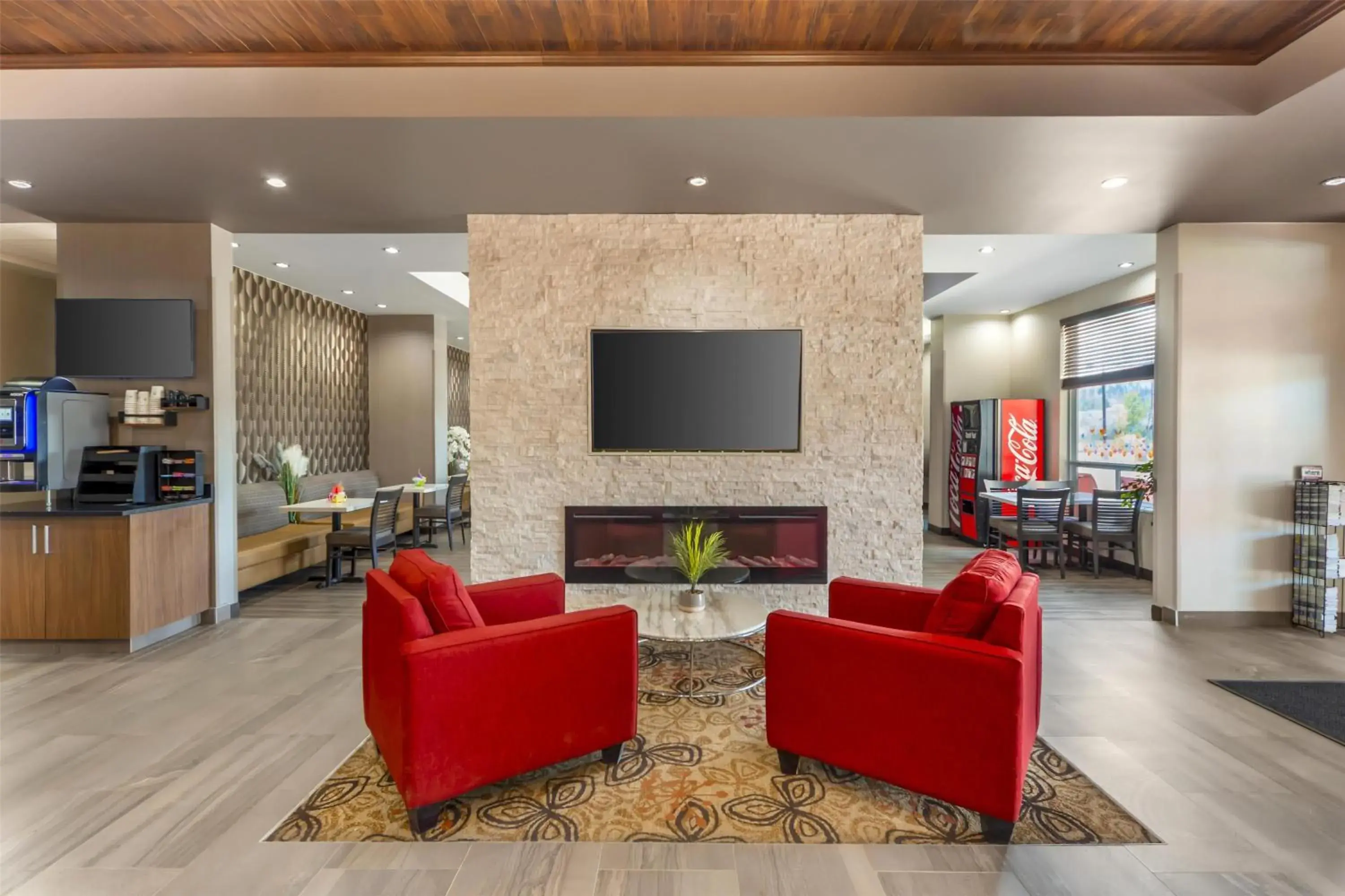 Lobby or reception in Best Western Plus Hinton Inn & Suites Lobby or reception in Best Western Plus Hinton Inn & Suites