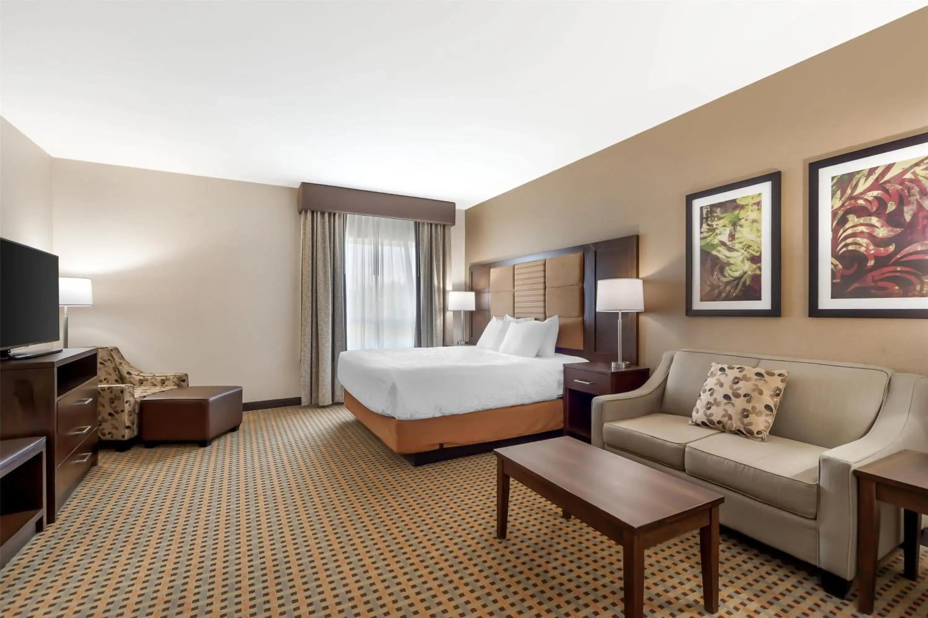 King Mini Kitchen Suite w/Sofabed in Best Western Plus Hinton Inn & Suites King Mini Kitchen Suite w/Sofabed in Best Western Plus Hinton Inn & Suites