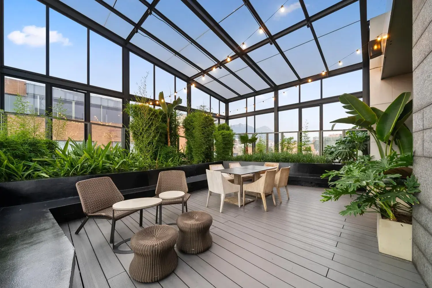 Restaurant/places to eat in BOG Hotel Restaurant/places to eat in BOG Hotel