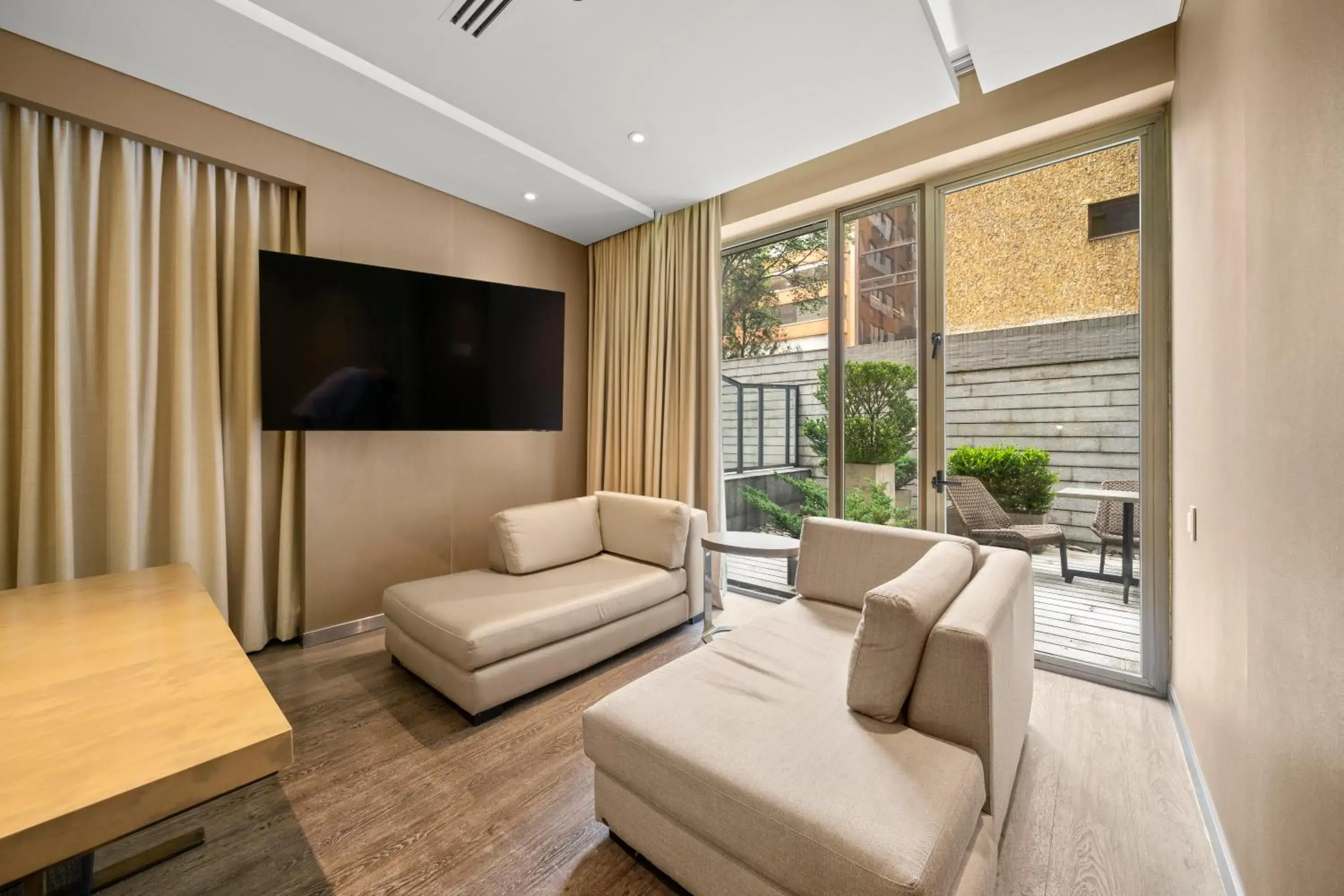 King Room with Balcony in BOG Hotel King Room with Balcony in BOG Hotel