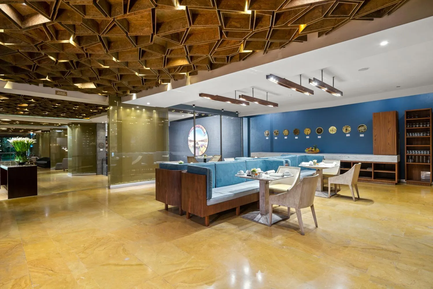 Restaurant/places to eat in BOG Hotel