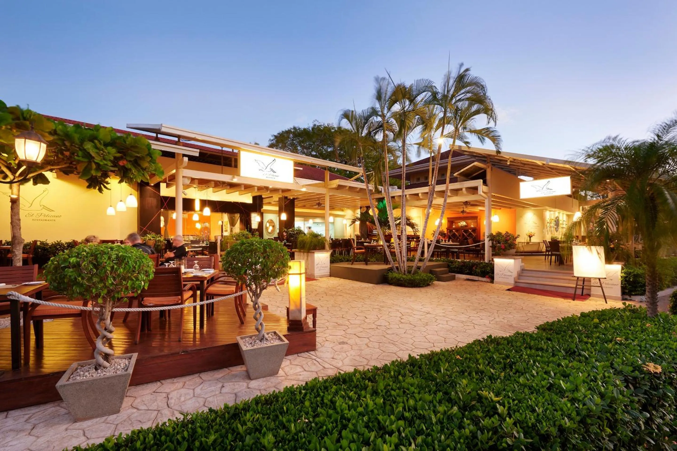 Restaurant/places to eat in Hotel Tamarindo Diria Beach Resort