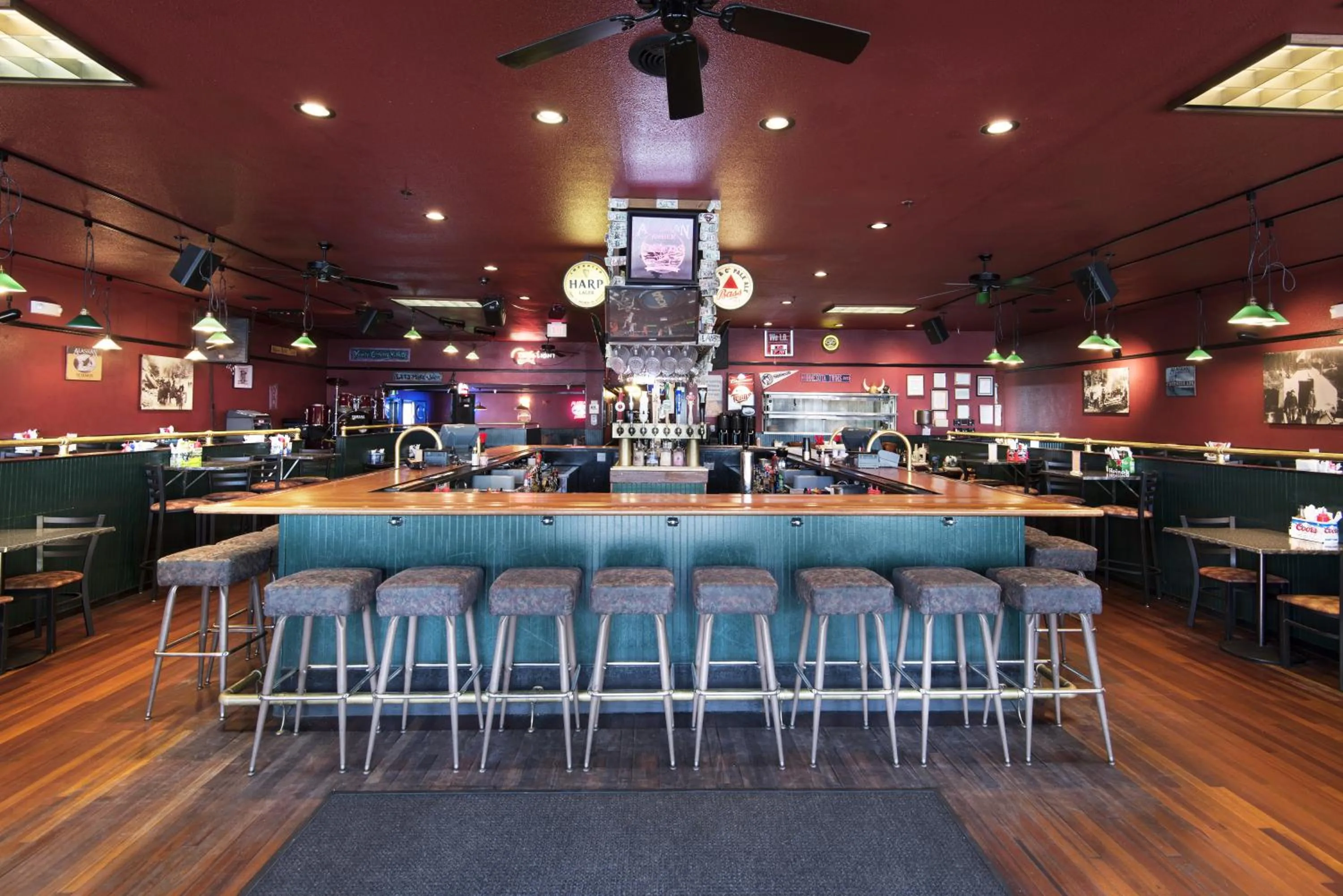 Restaurant/places to eat in Holland America Skagway Inn