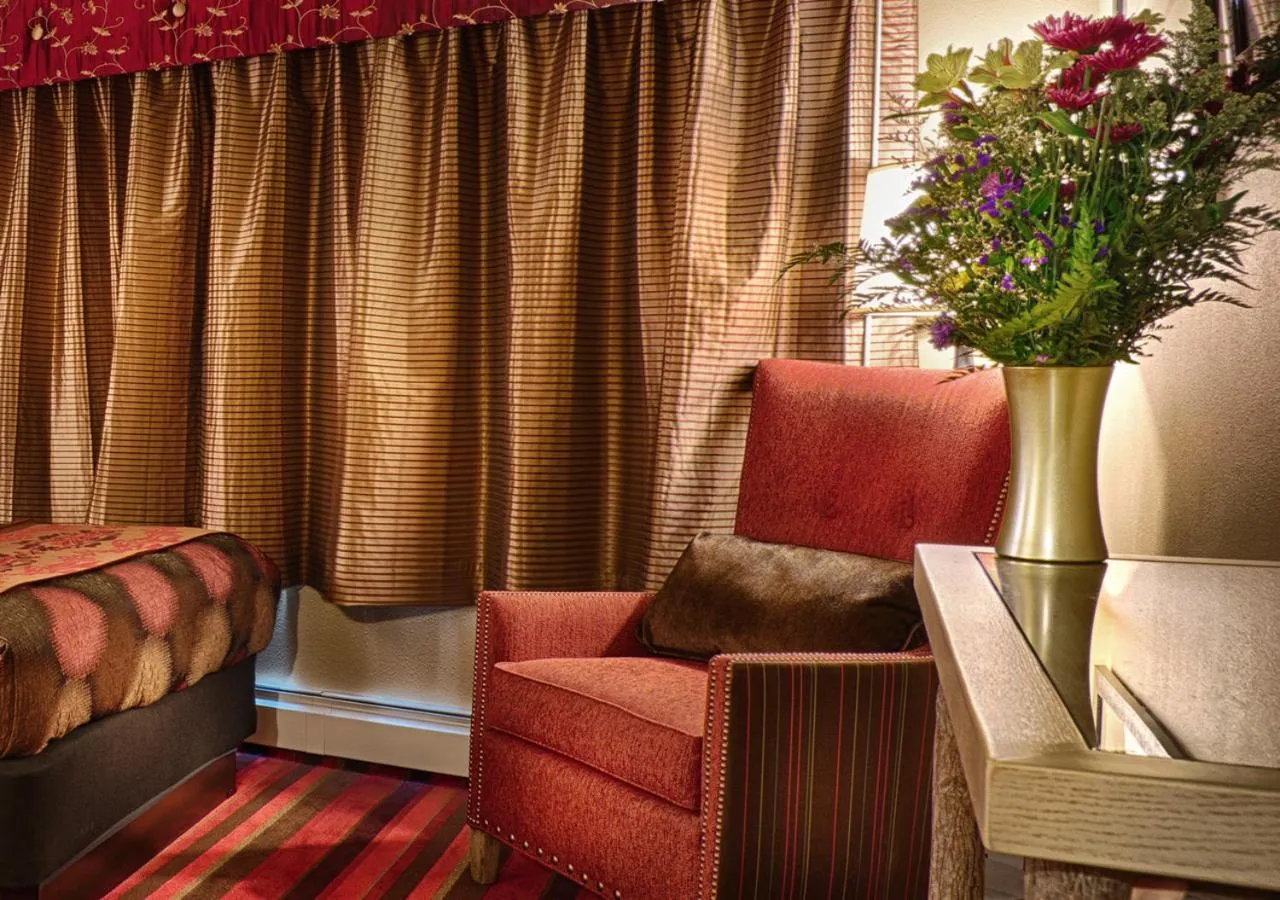 Holland America Skagway Inn