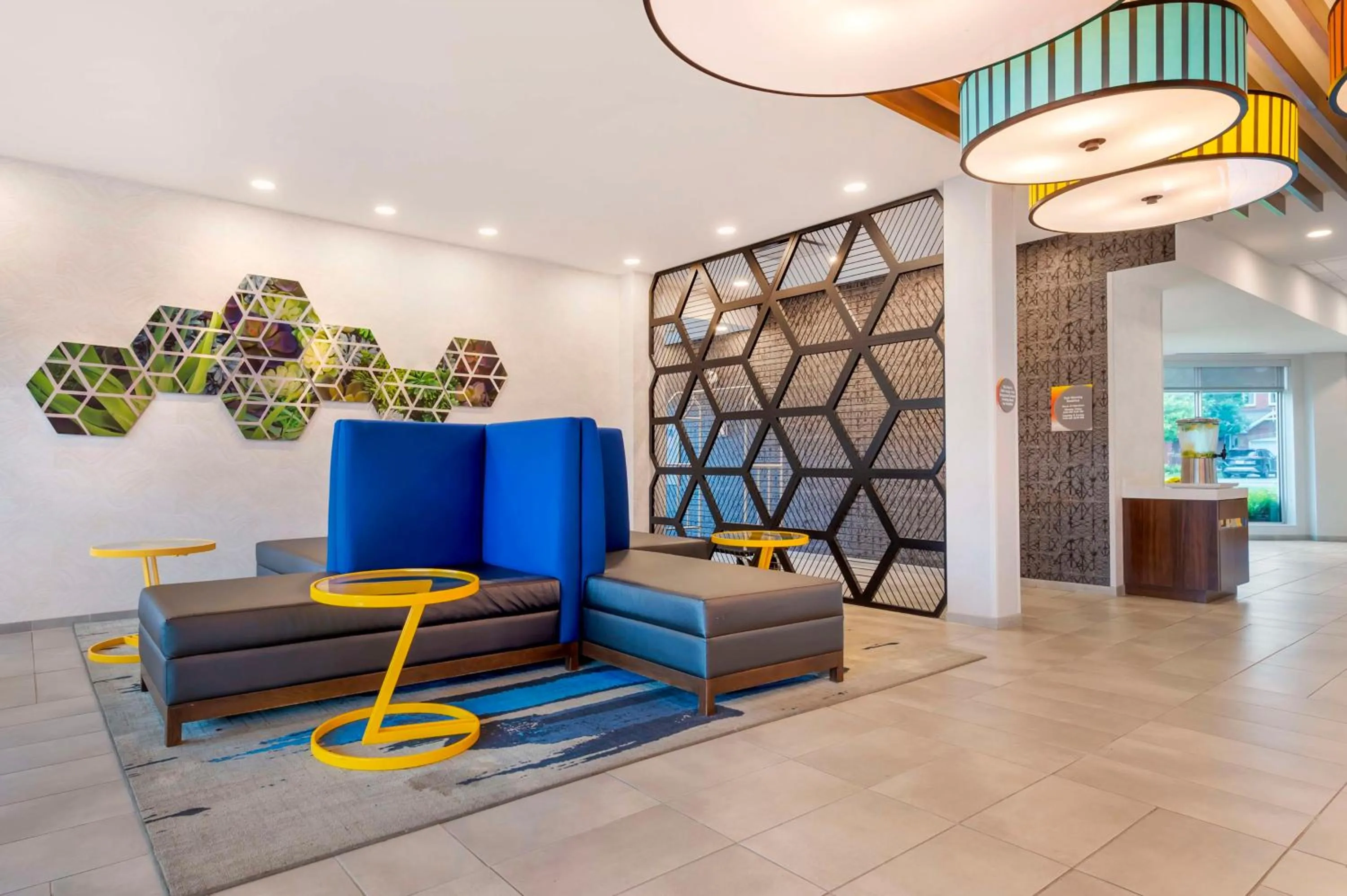 Lobby or reception in GLō Best Western Kanata Ottawa West