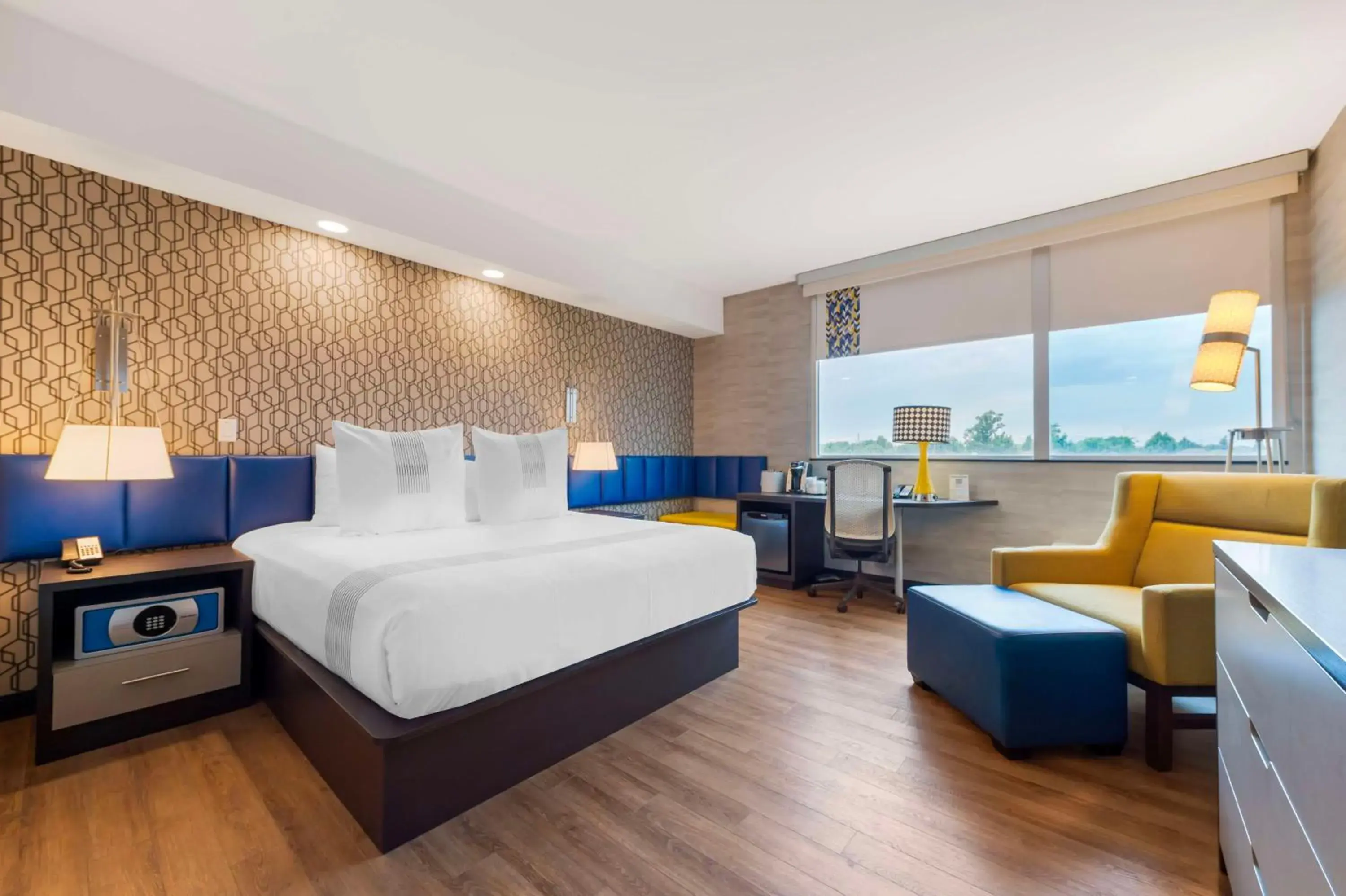 Bedroom, Bed in GLō Best Western Kanata Ottawa West Bedroom, Bed in GLō Best Western Kanata Ottawa West