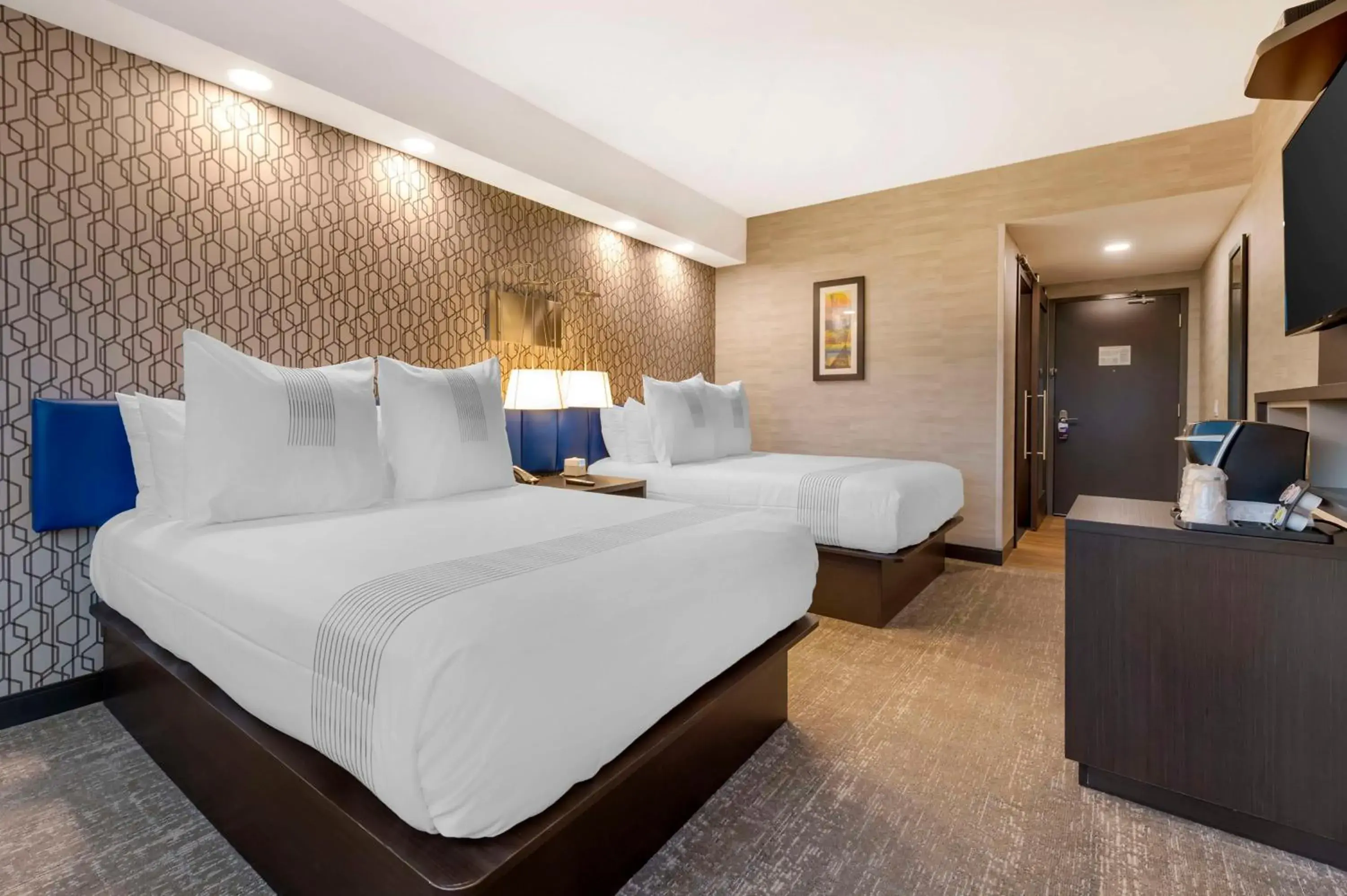 Bedroom, Bed in GLō Best Western Kanata Ottawa West Bedroom, Bed in GLō Best Western Kanata Ottawa West