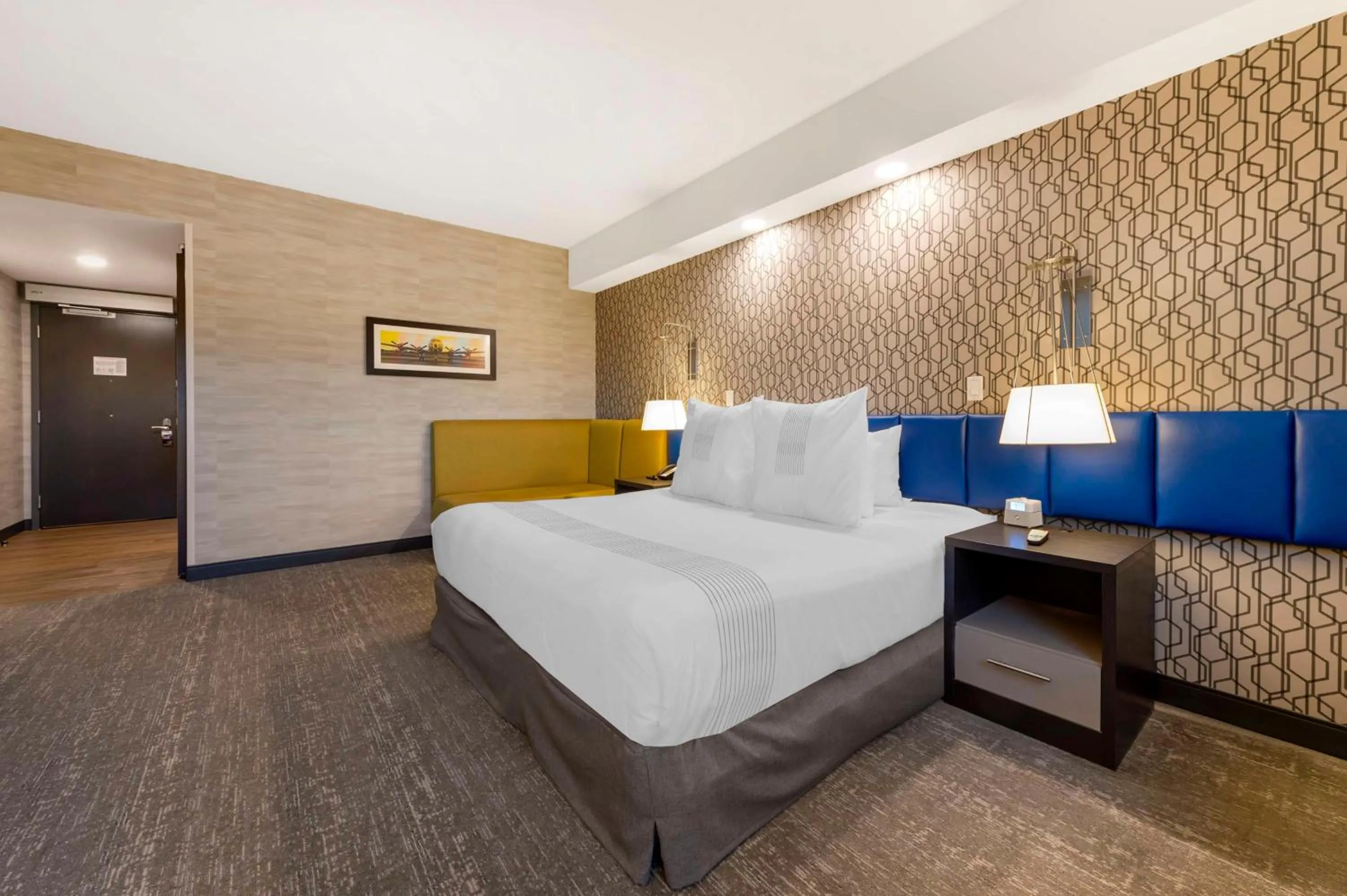 Bedroom, Bed in GLō Best Western Kanata Ottawa West