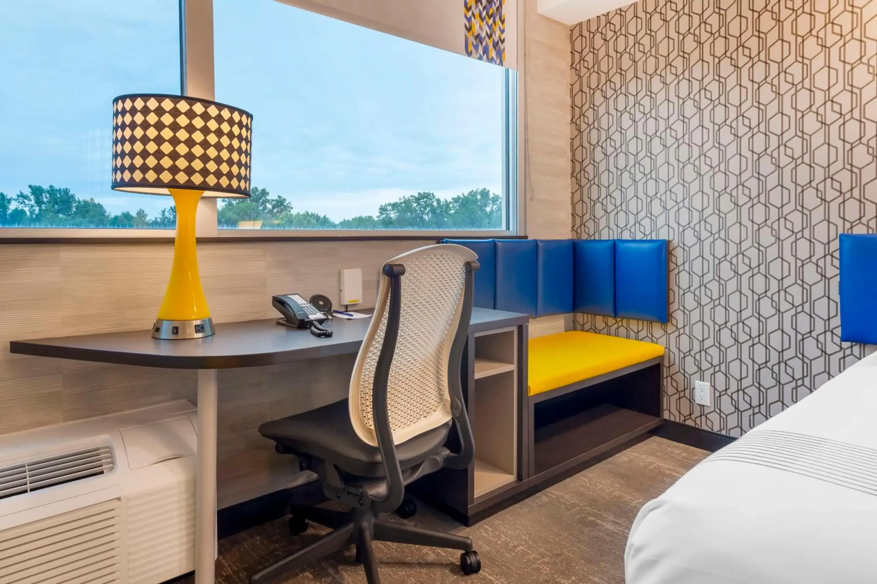 Bedroom, Bed in GLō Best Western Kanata Ottawa West Bedroom, Bed in GLō Best Western Kanata Ottawa West