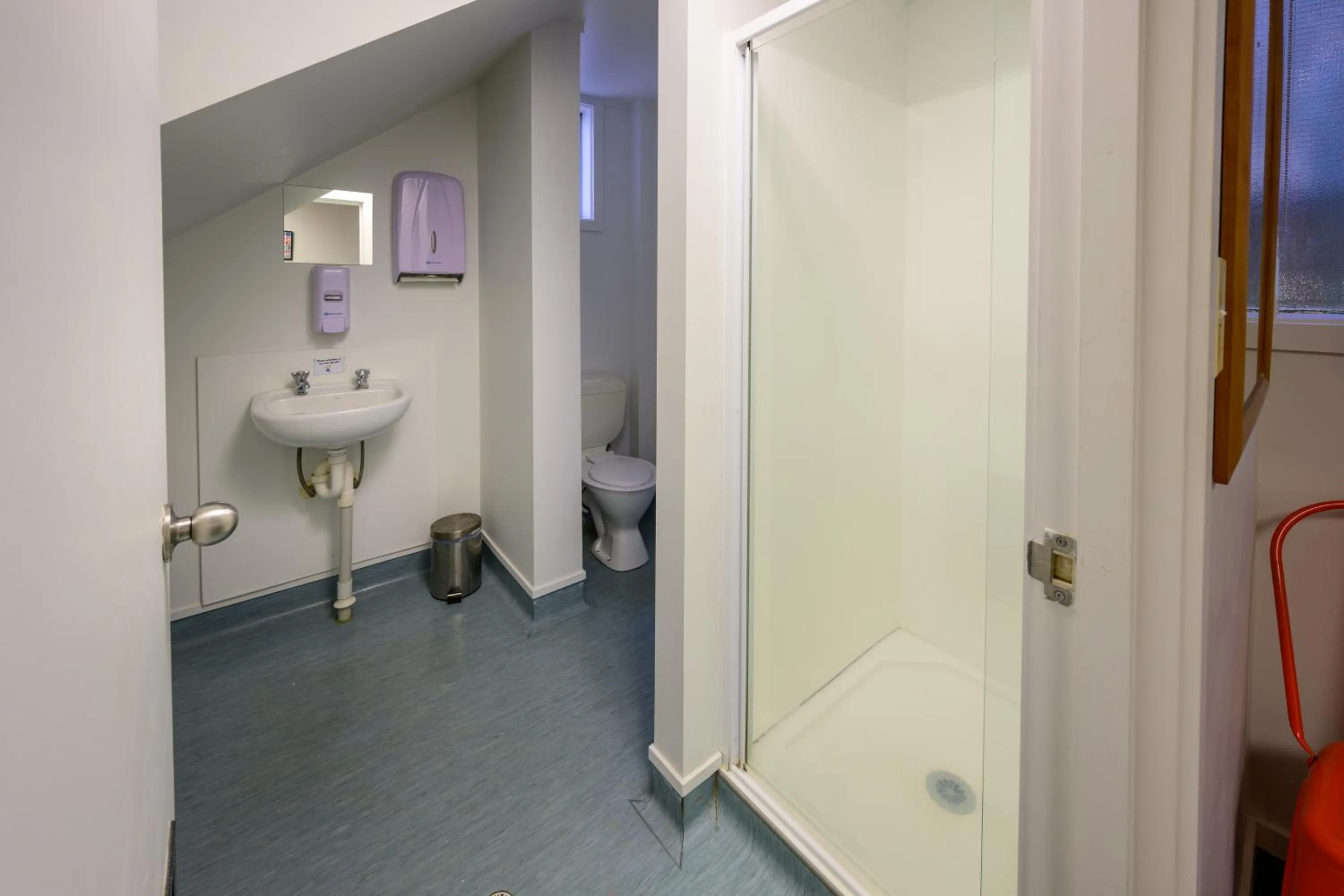 Shower in Trek Global Backpackers