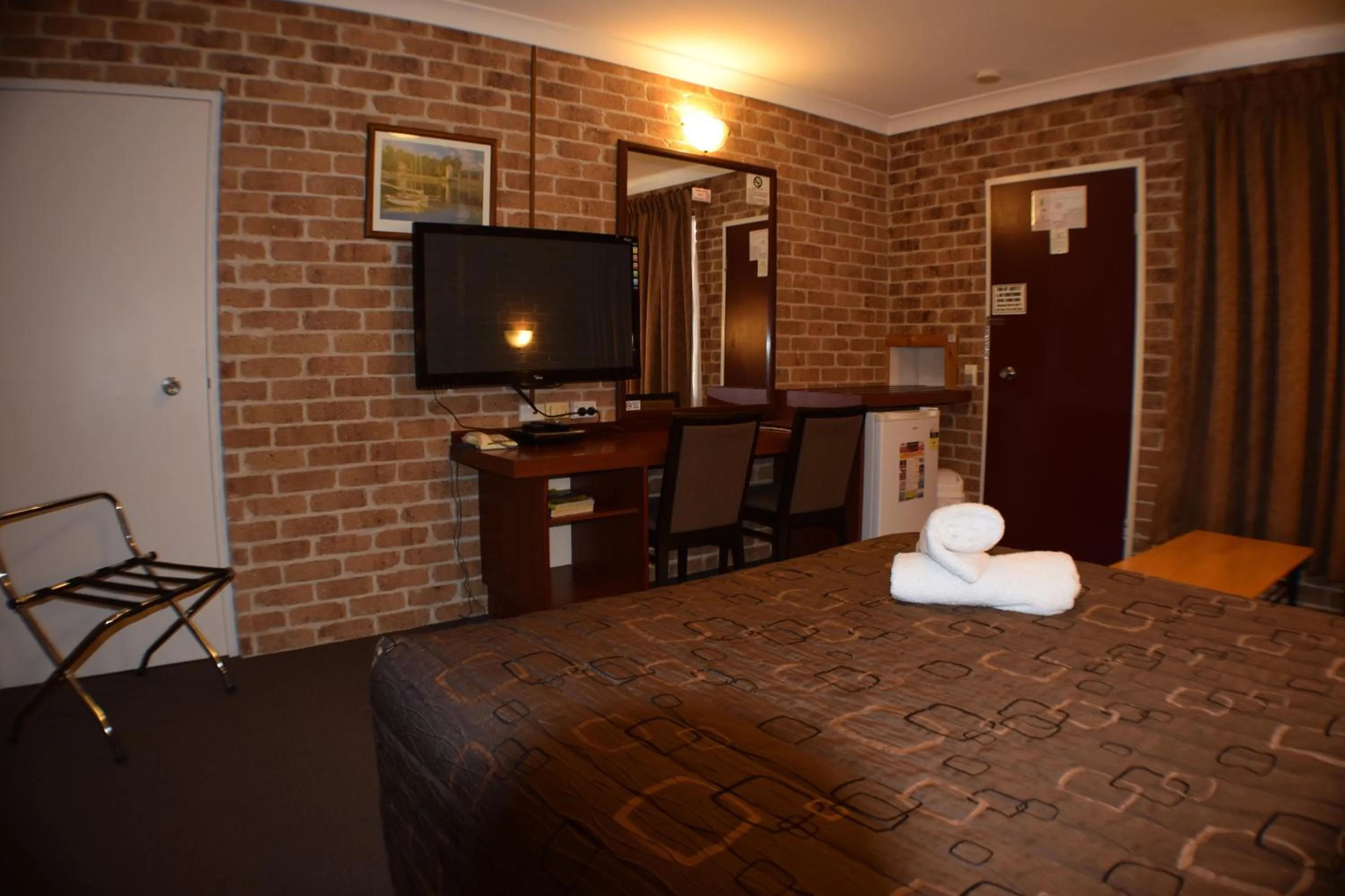 Photo of the whole room, Bed in Acacia Motor Inn