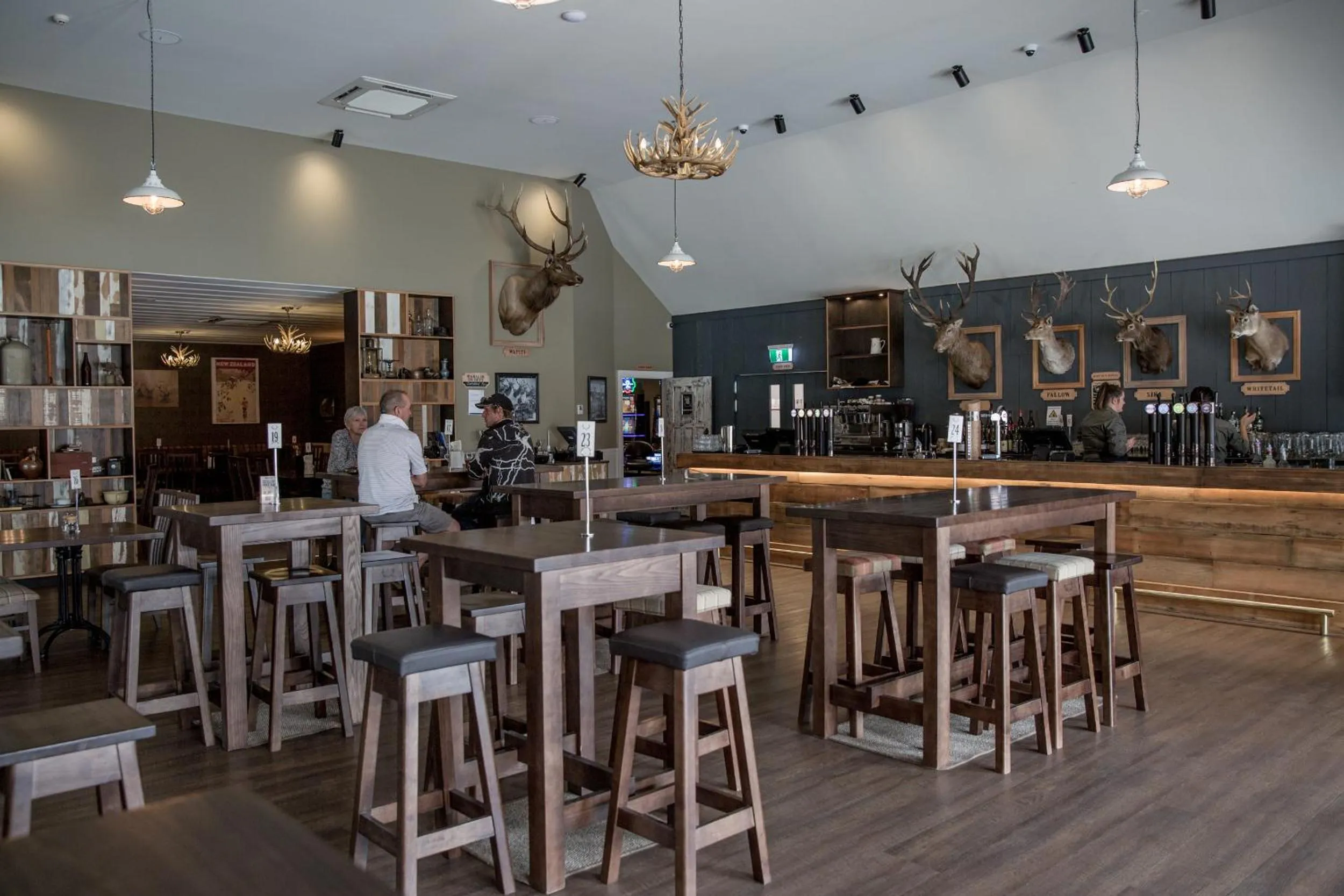 Restaurant/places to eat in The Harvest Hotel