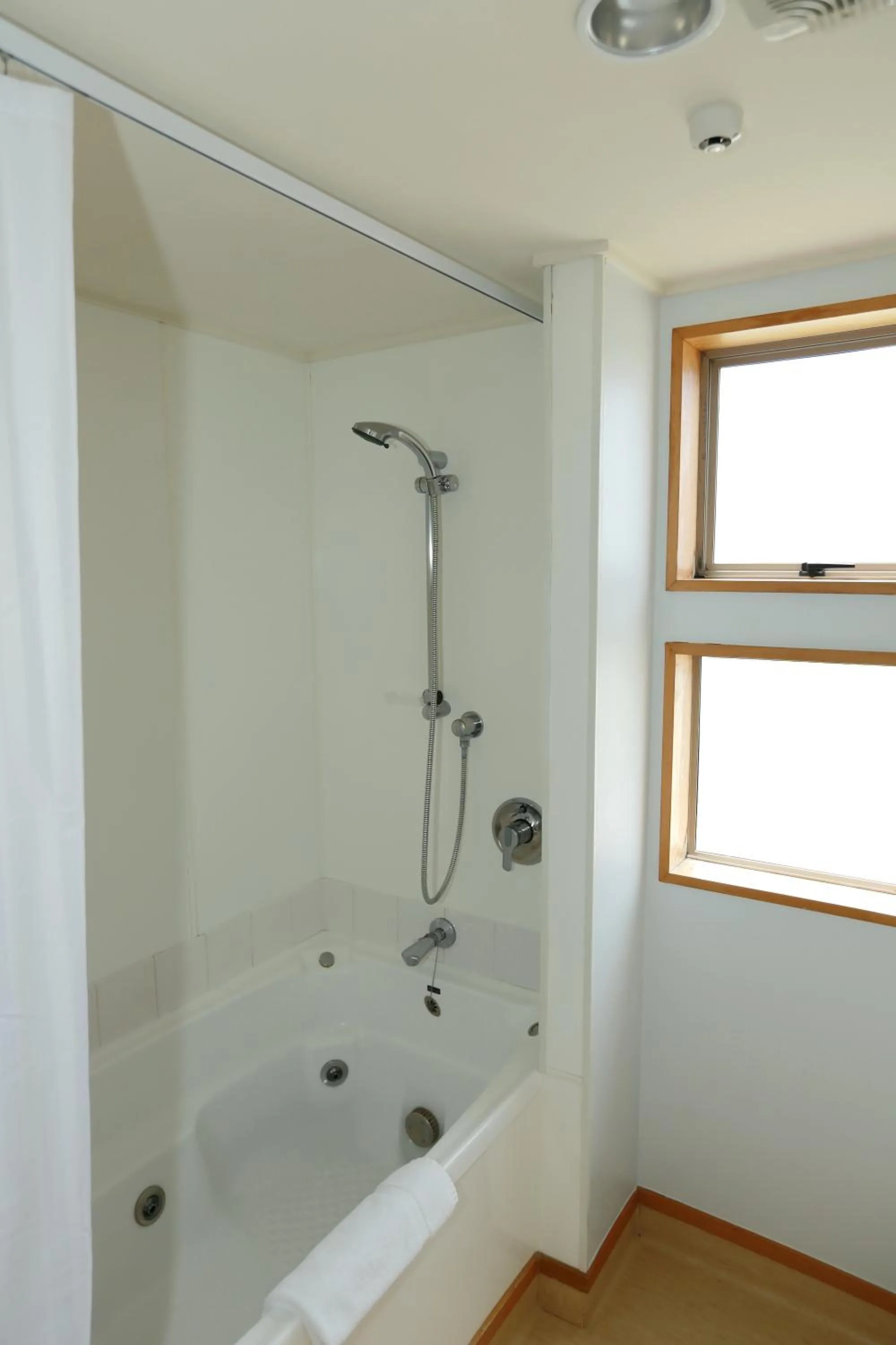 Bathroom in The Harvest Hotel