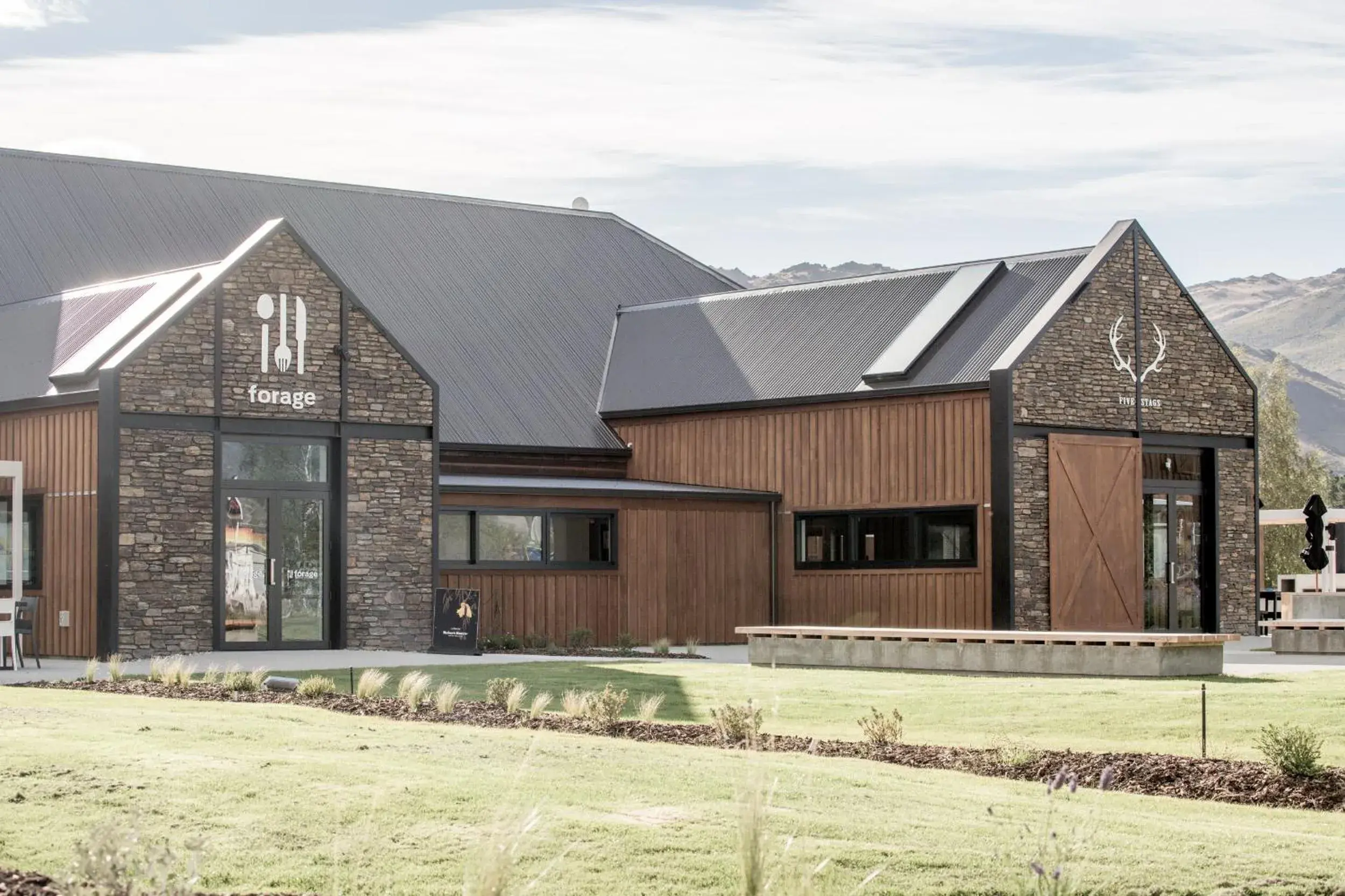 Restaurant/places to eat in The Harvest Hotel Restaurant/places to eat in The Harvest Hotel