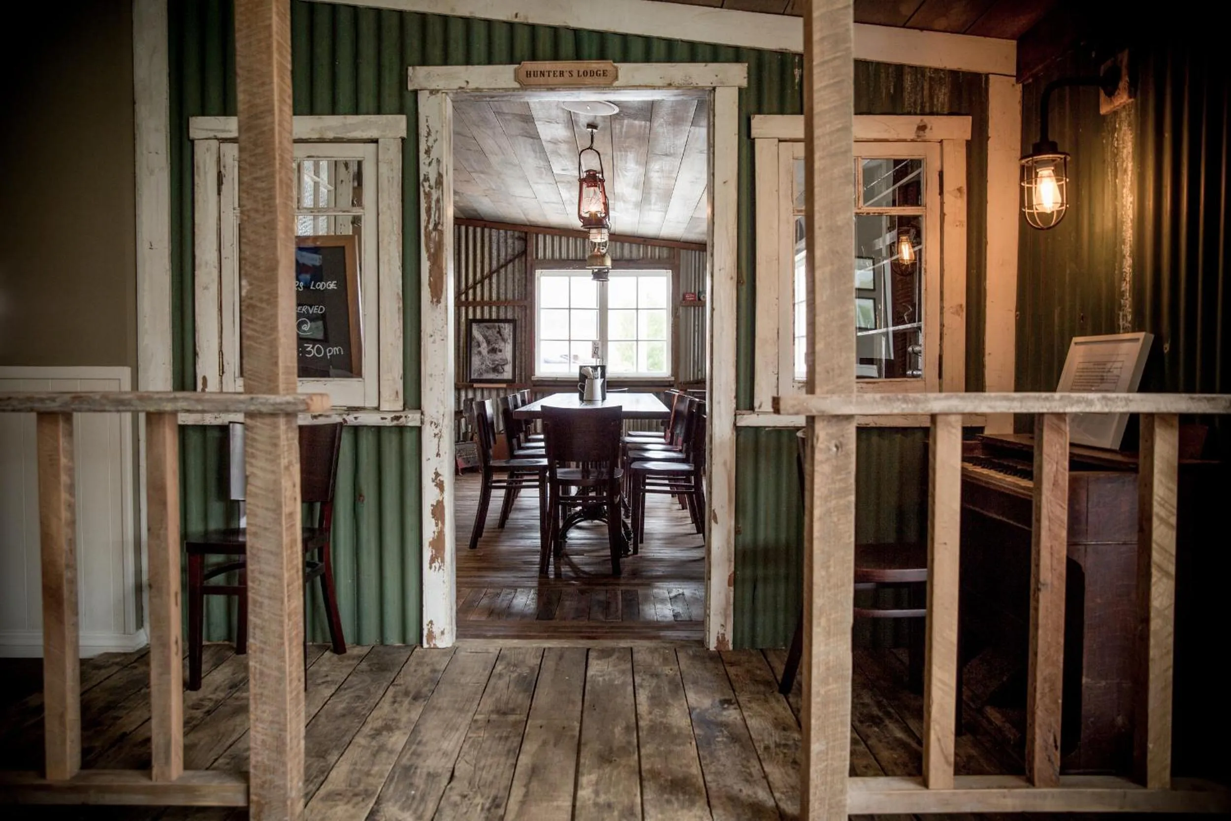 Restaurant/places to eat in The Harvest Hotel