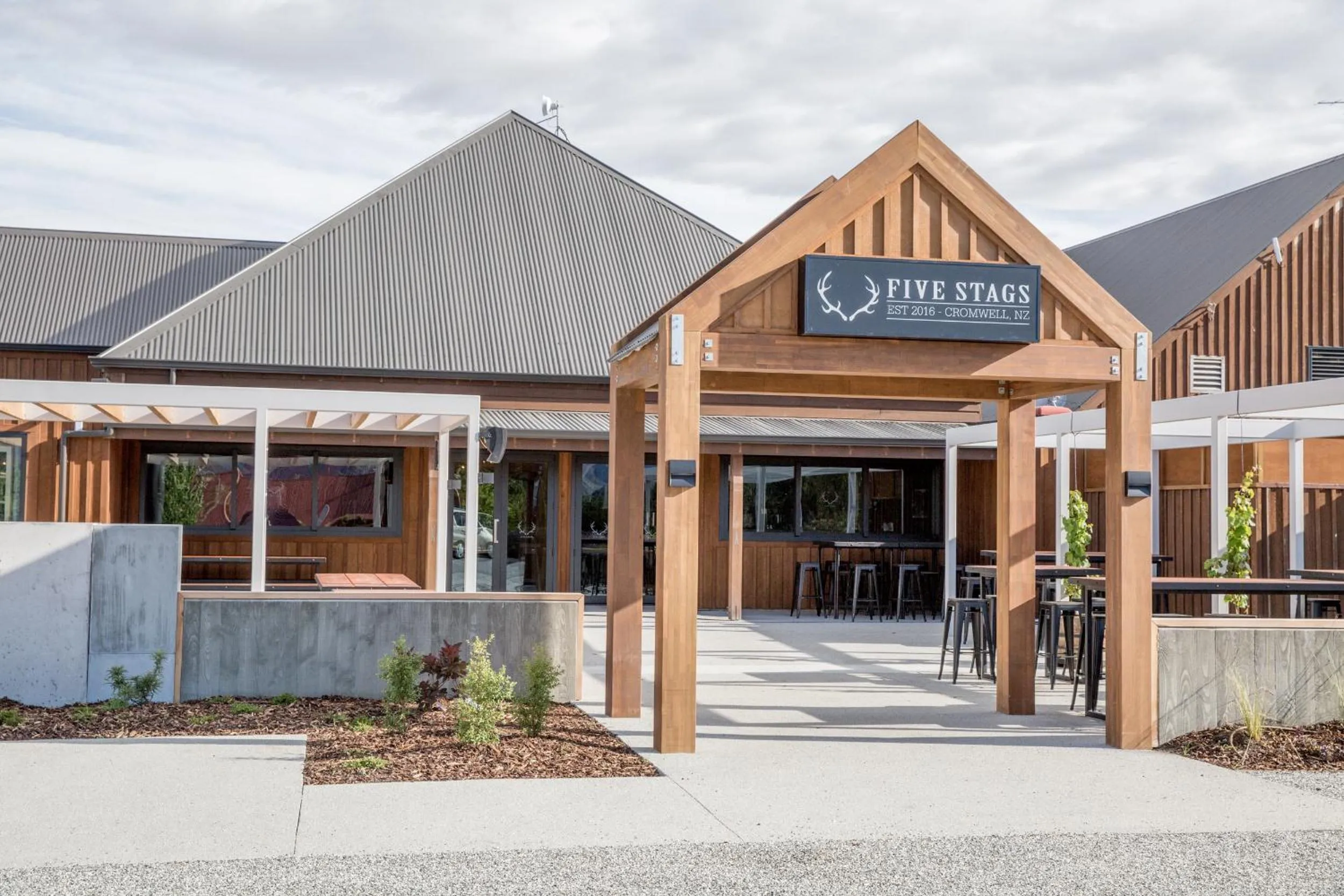 Restaurant/places to eat in The Harvest Hotel