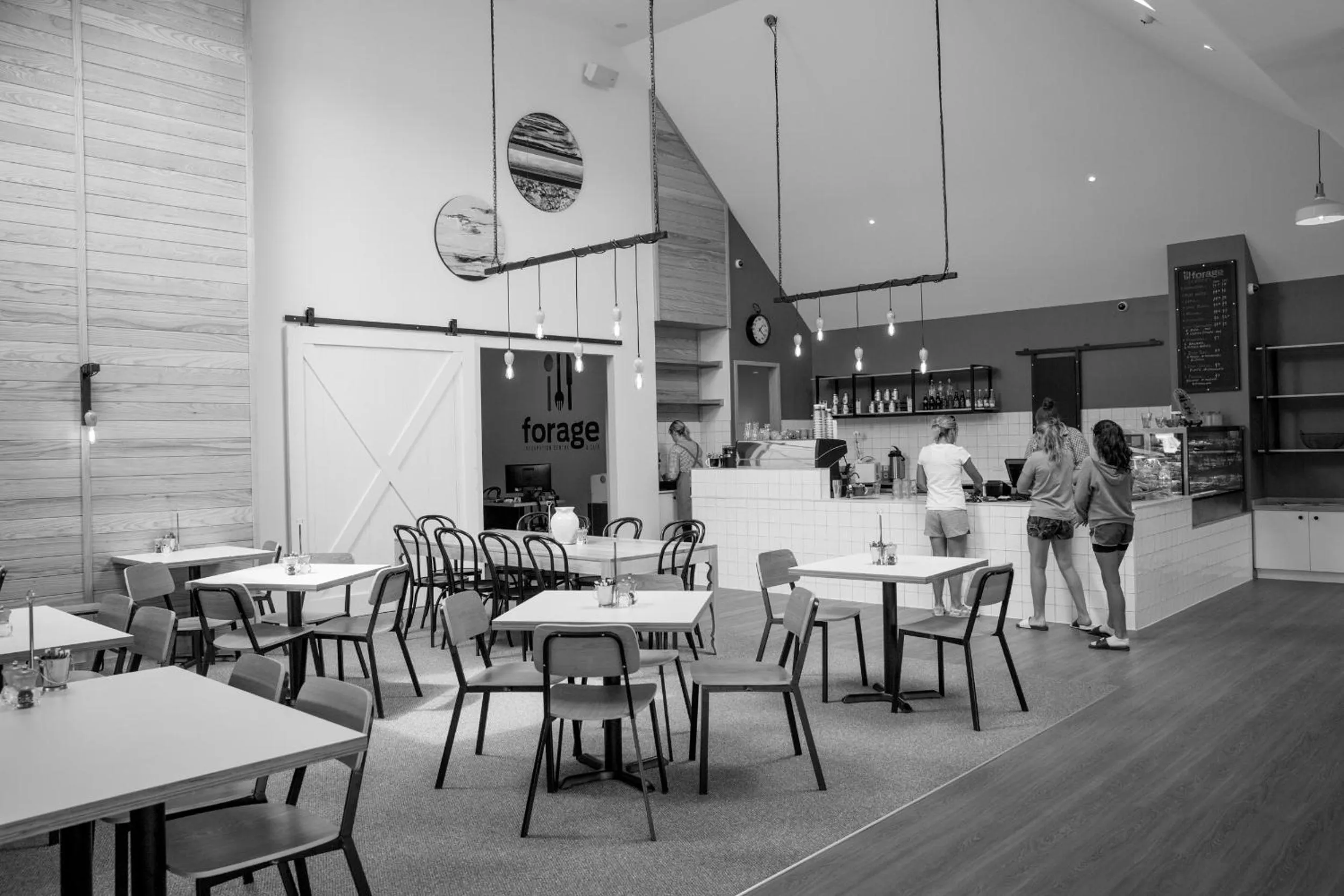 Restaurant/places to eat in The Harvest Hotel