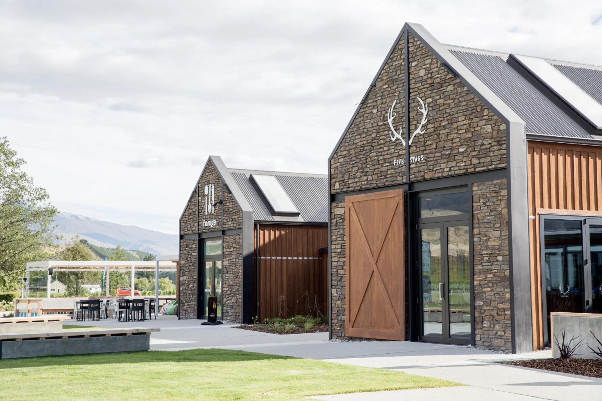 Facade/entrance in The Harvest Hotel