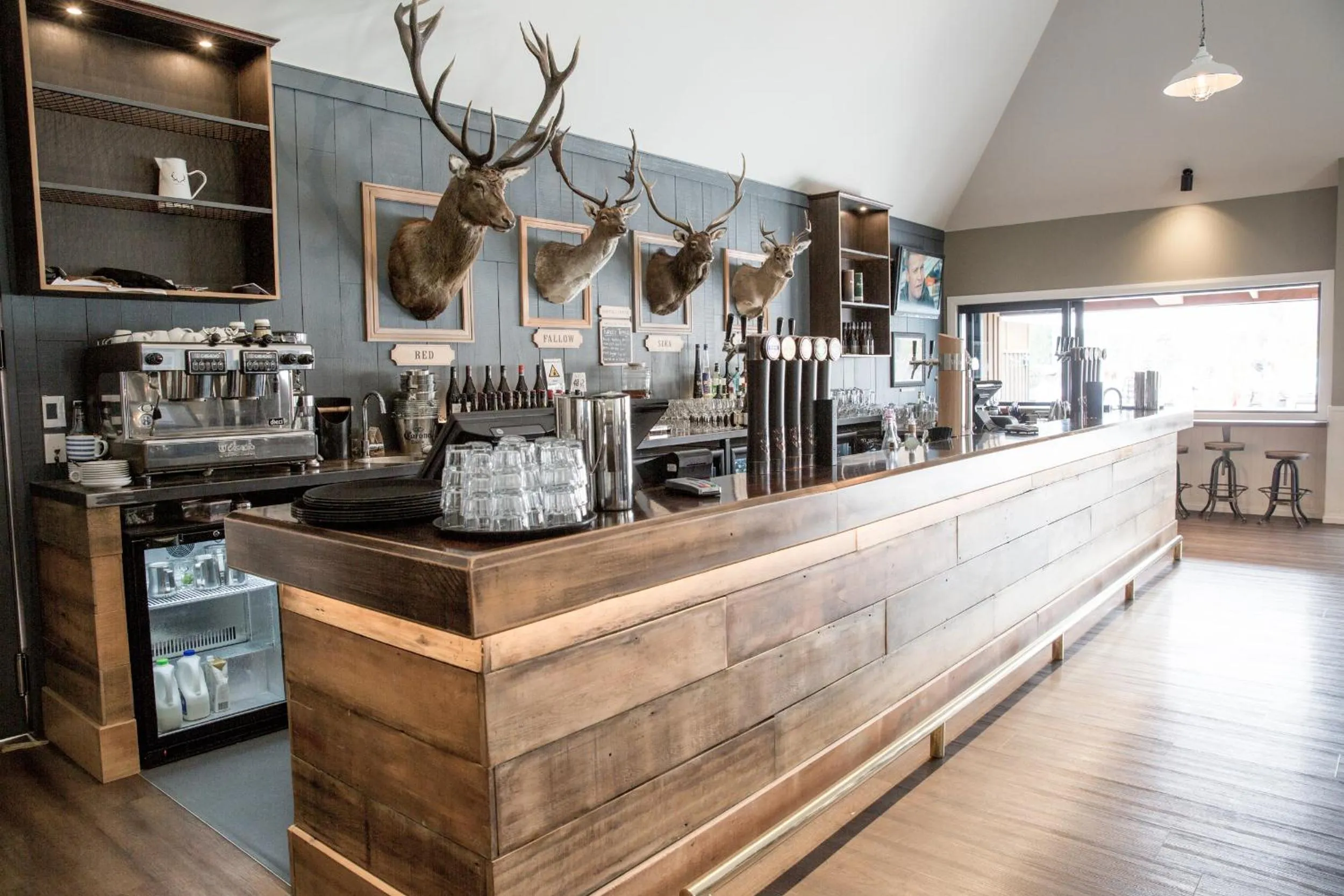 Restaurant/places to eat in The Harvest Hotel