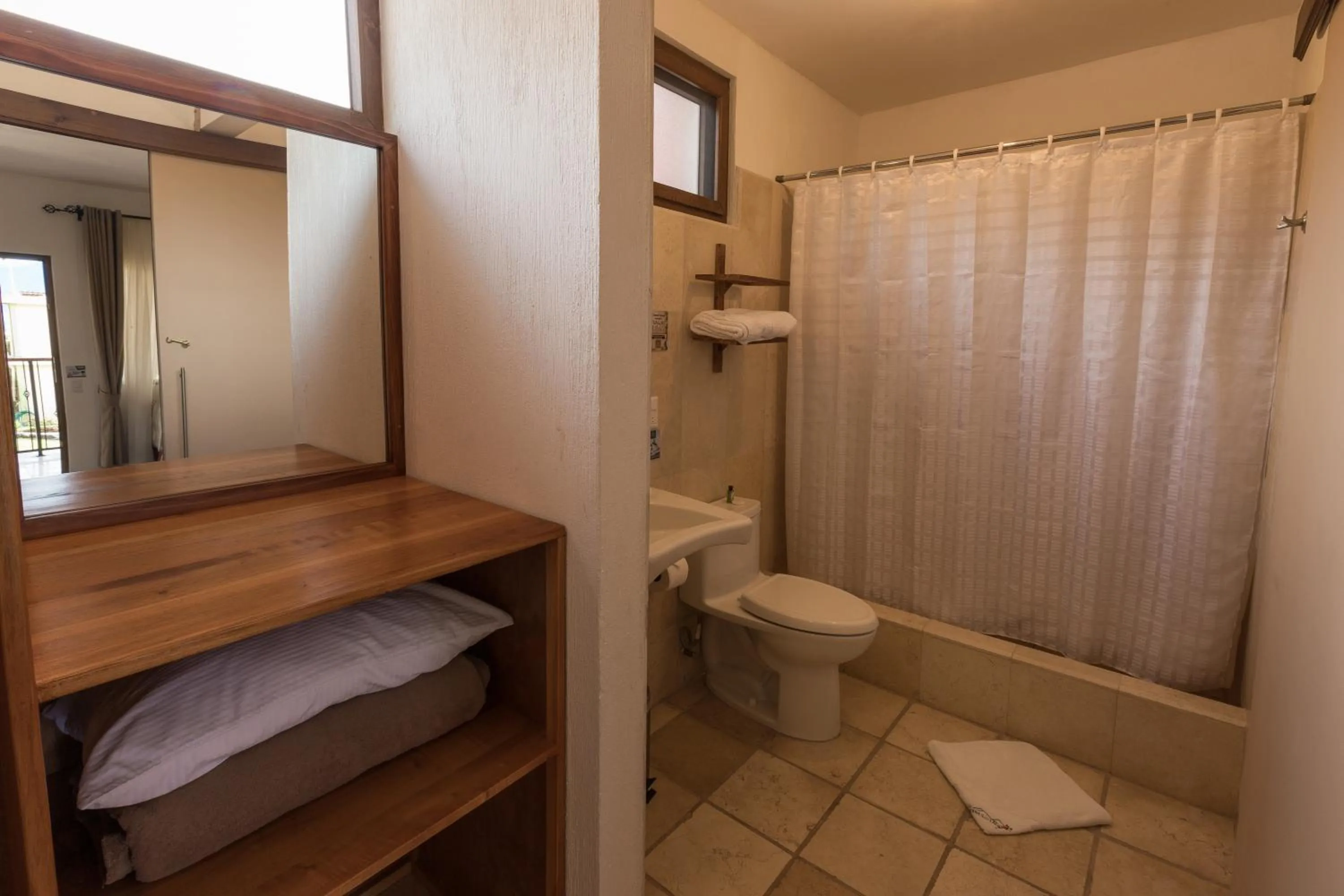 Bathroom in Hotel y Centro de Convenciones Jardines del Lago