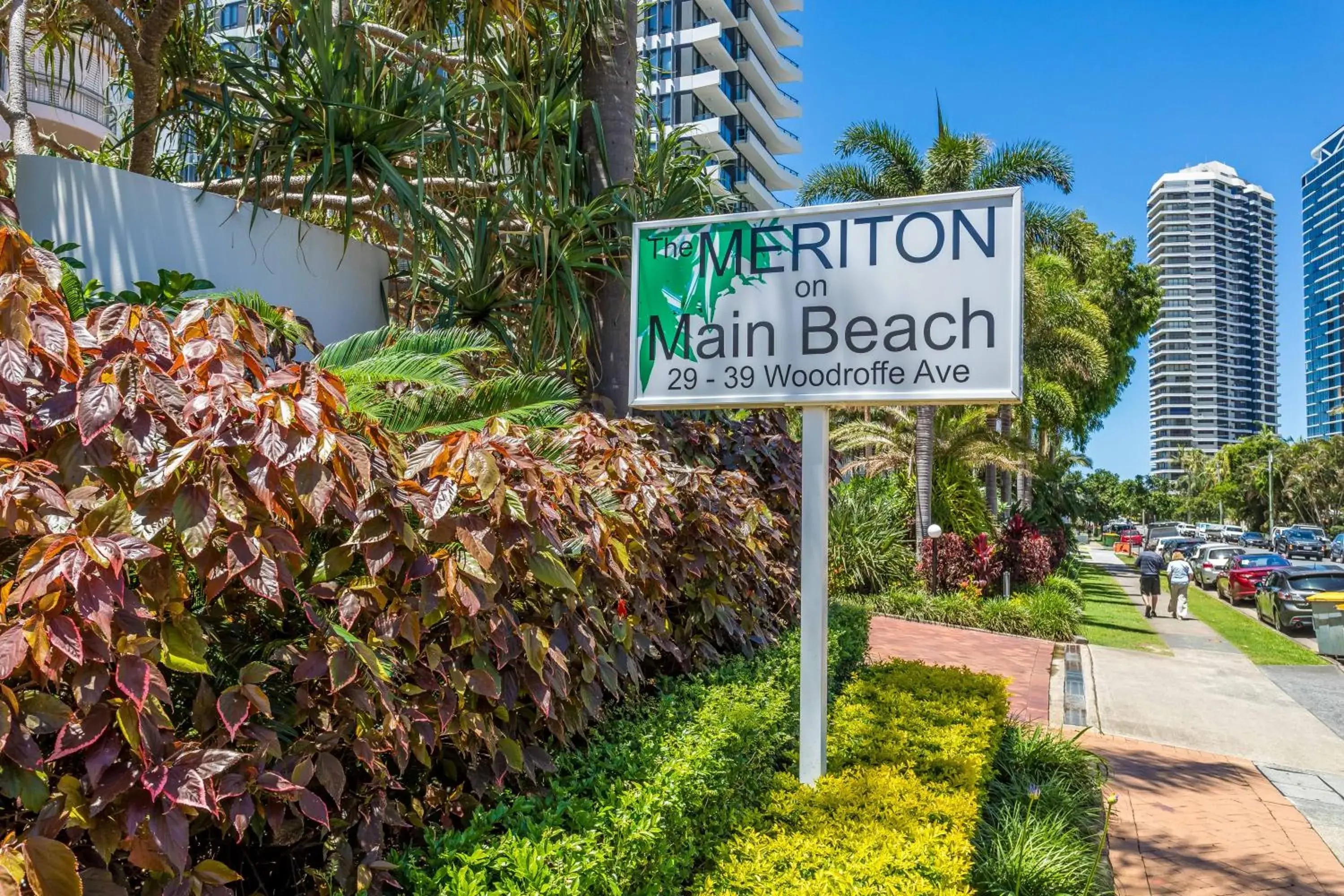 Property building in The Meriton Apartments on Main Beach Property building in The Meriton Apartments on Main Beach