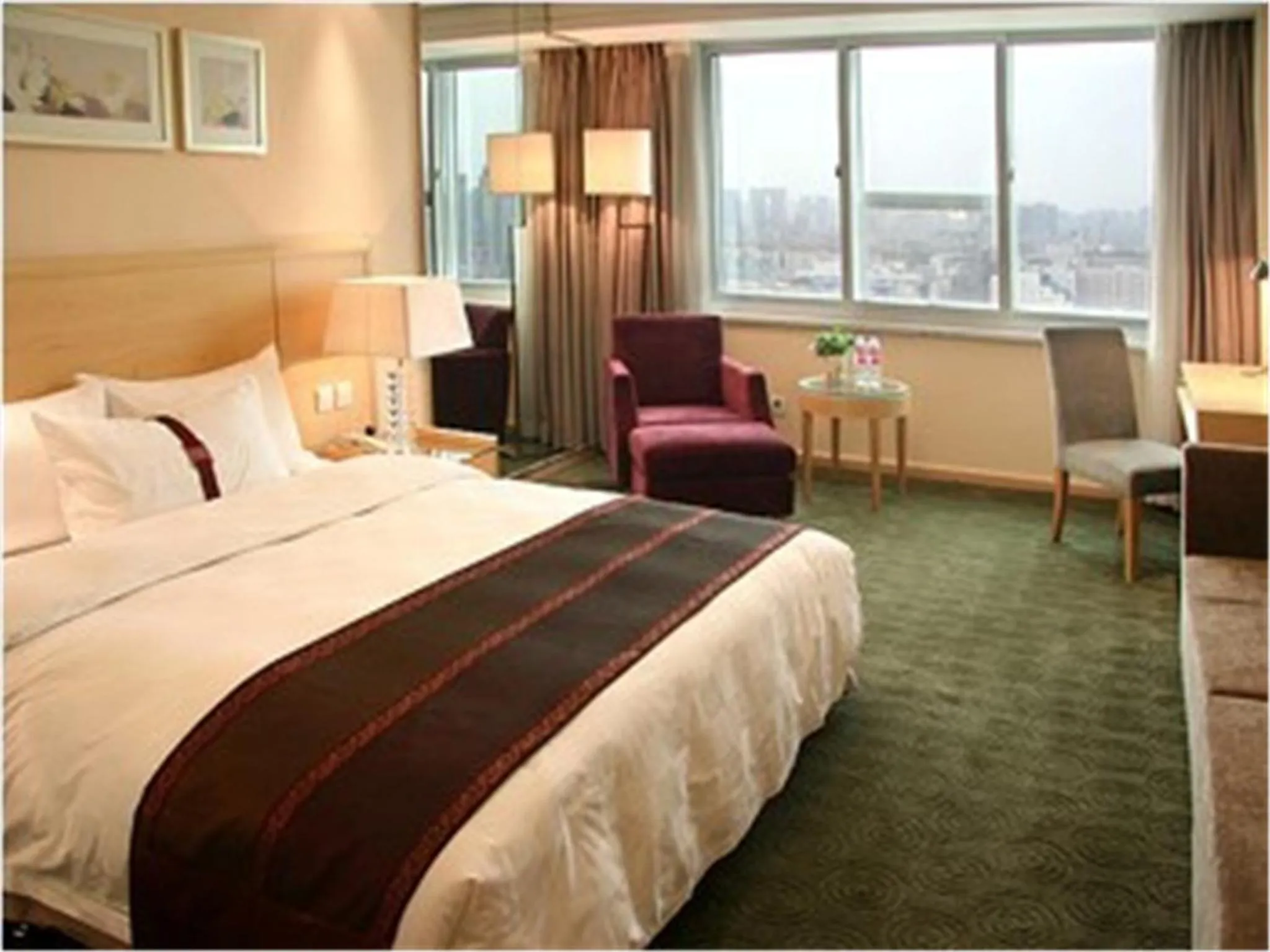 Photo of the whole room in Ramada Plaza Shenyang Citycenter