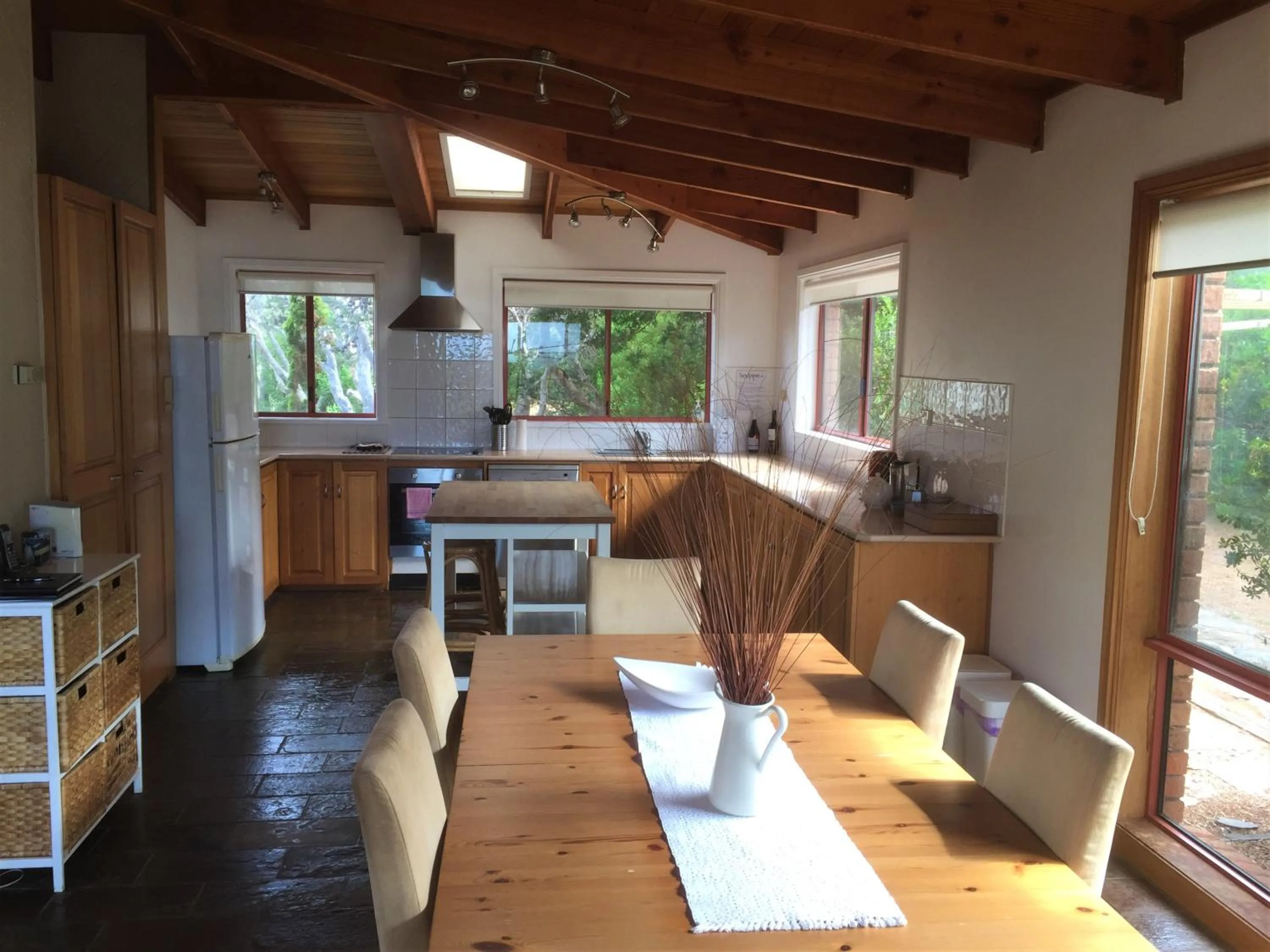 Kitchen or kitchenette in Sandpiper Ocean Cottages