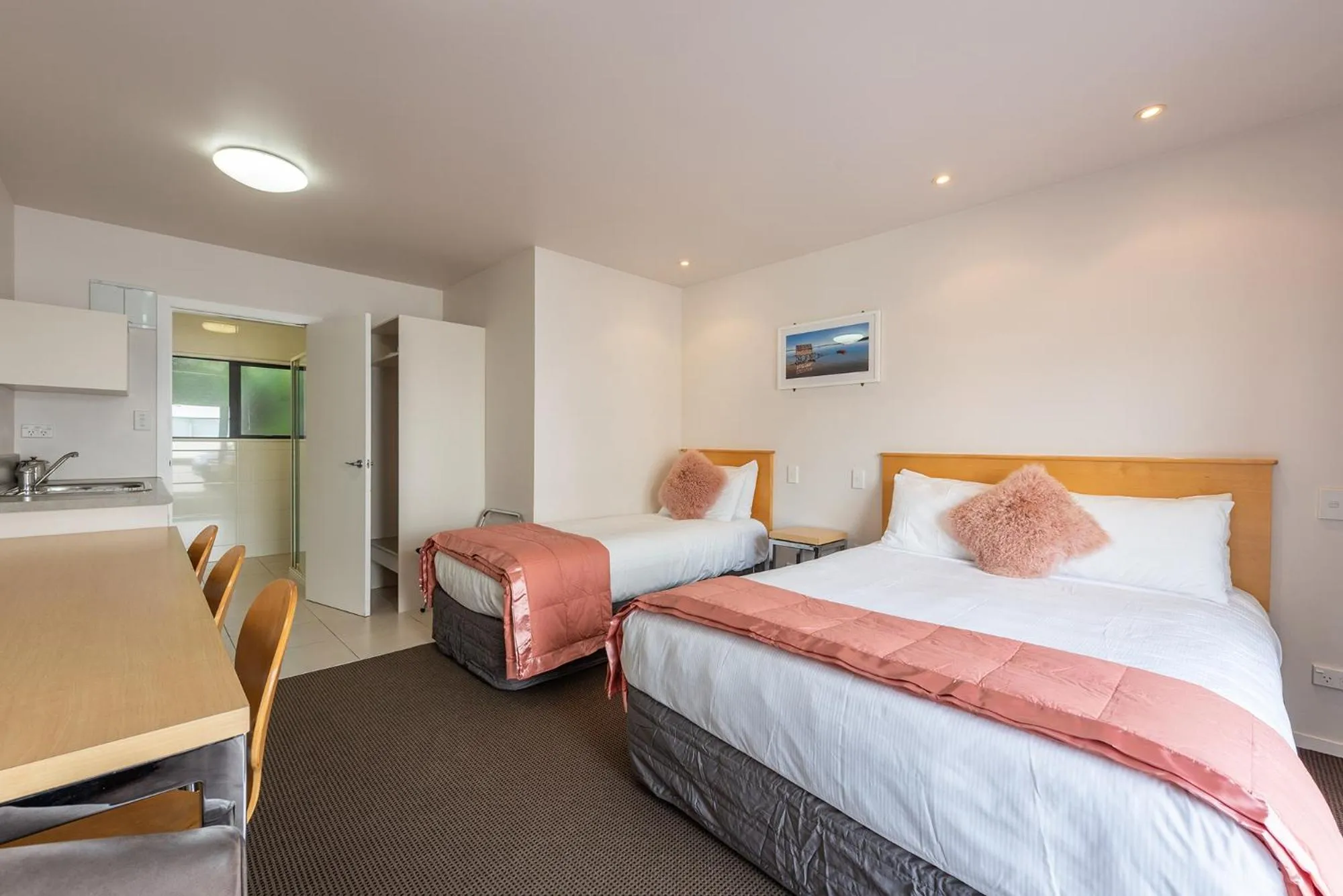 Bed in Apollo Lodge - Free Parking