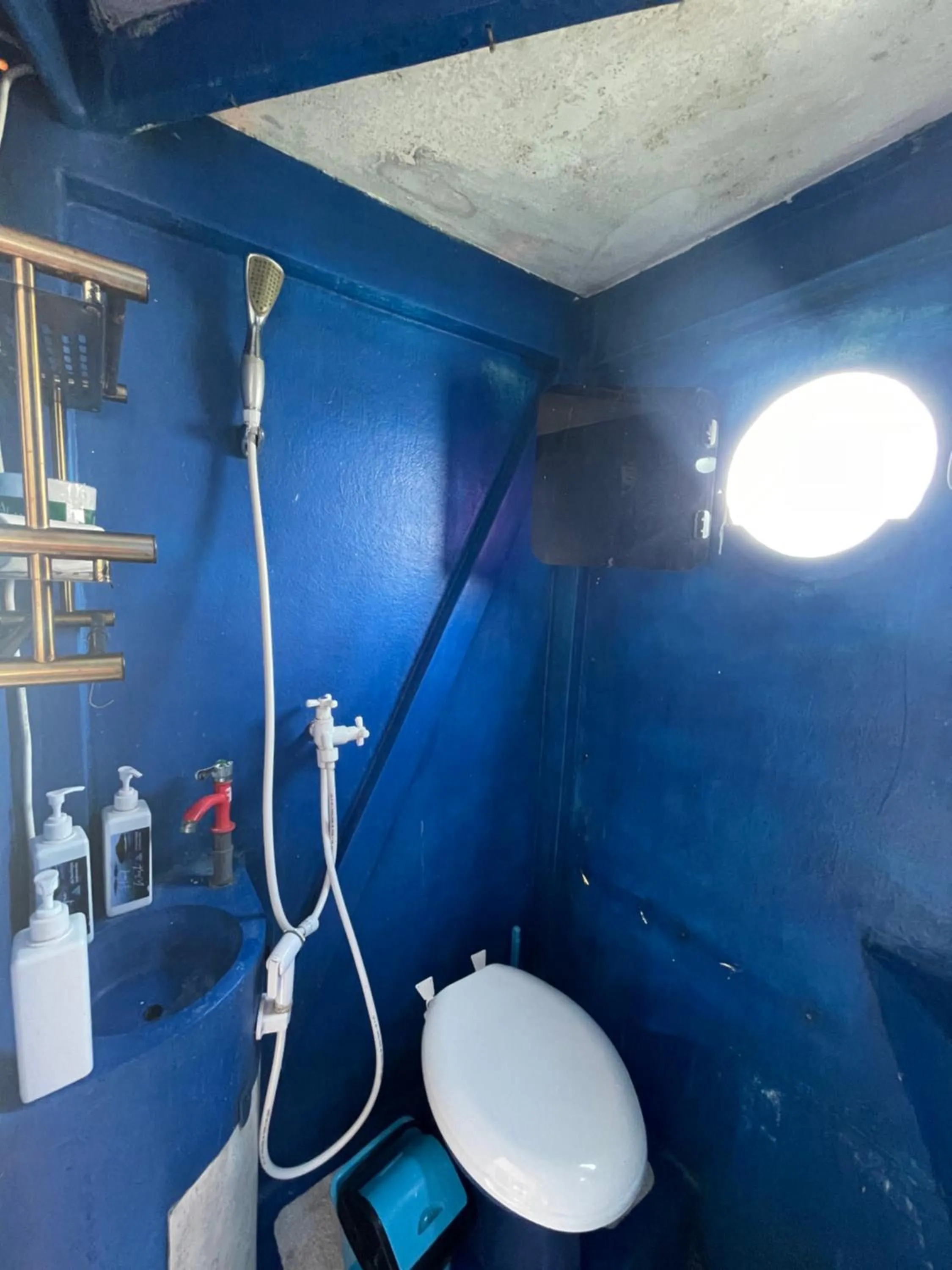 Shower in Omah Alchy Cottages