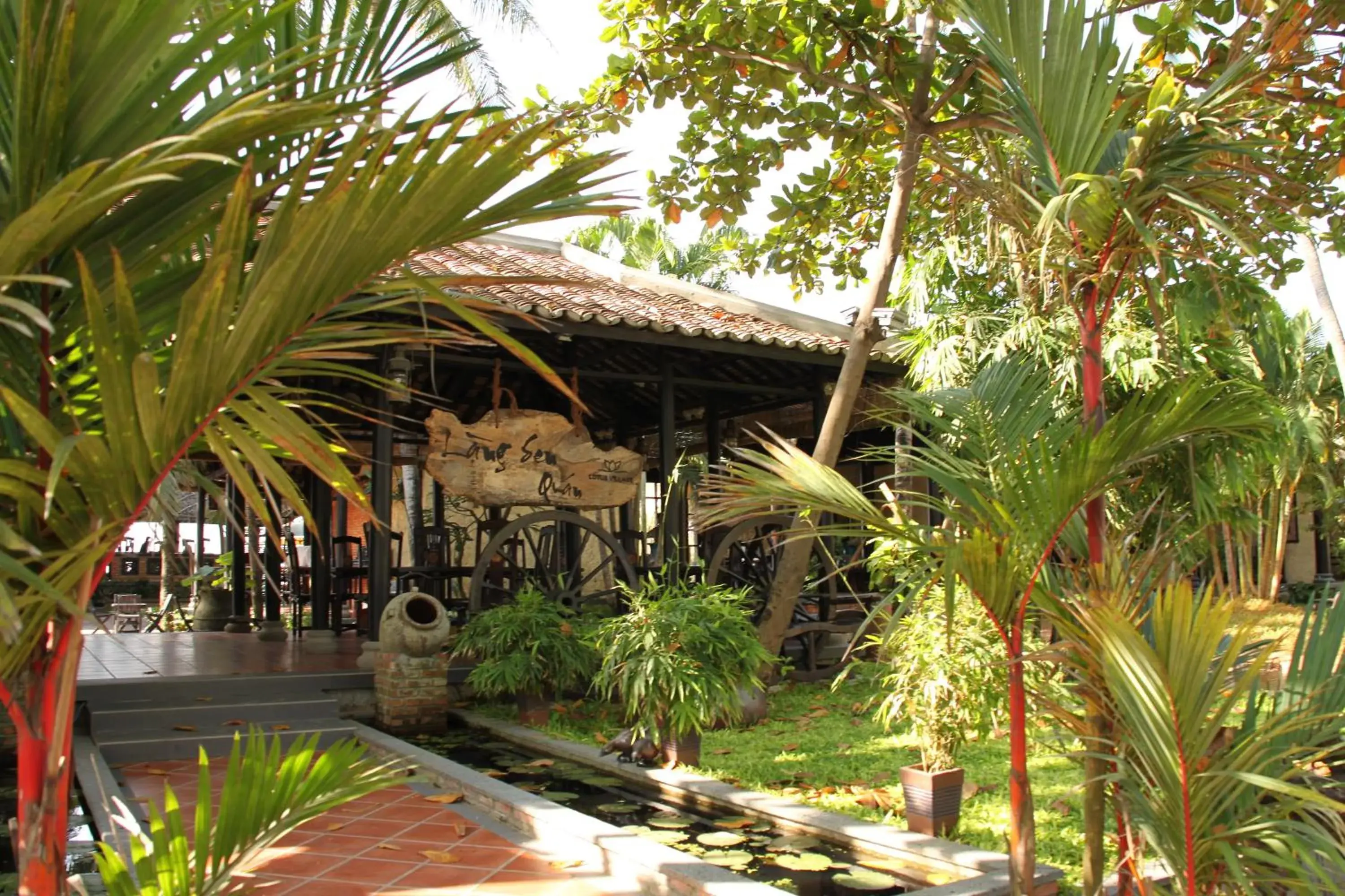 Restaurant/places to eat in Lotus Village Resort Restaurant/places to eat in Lotus Village Resort