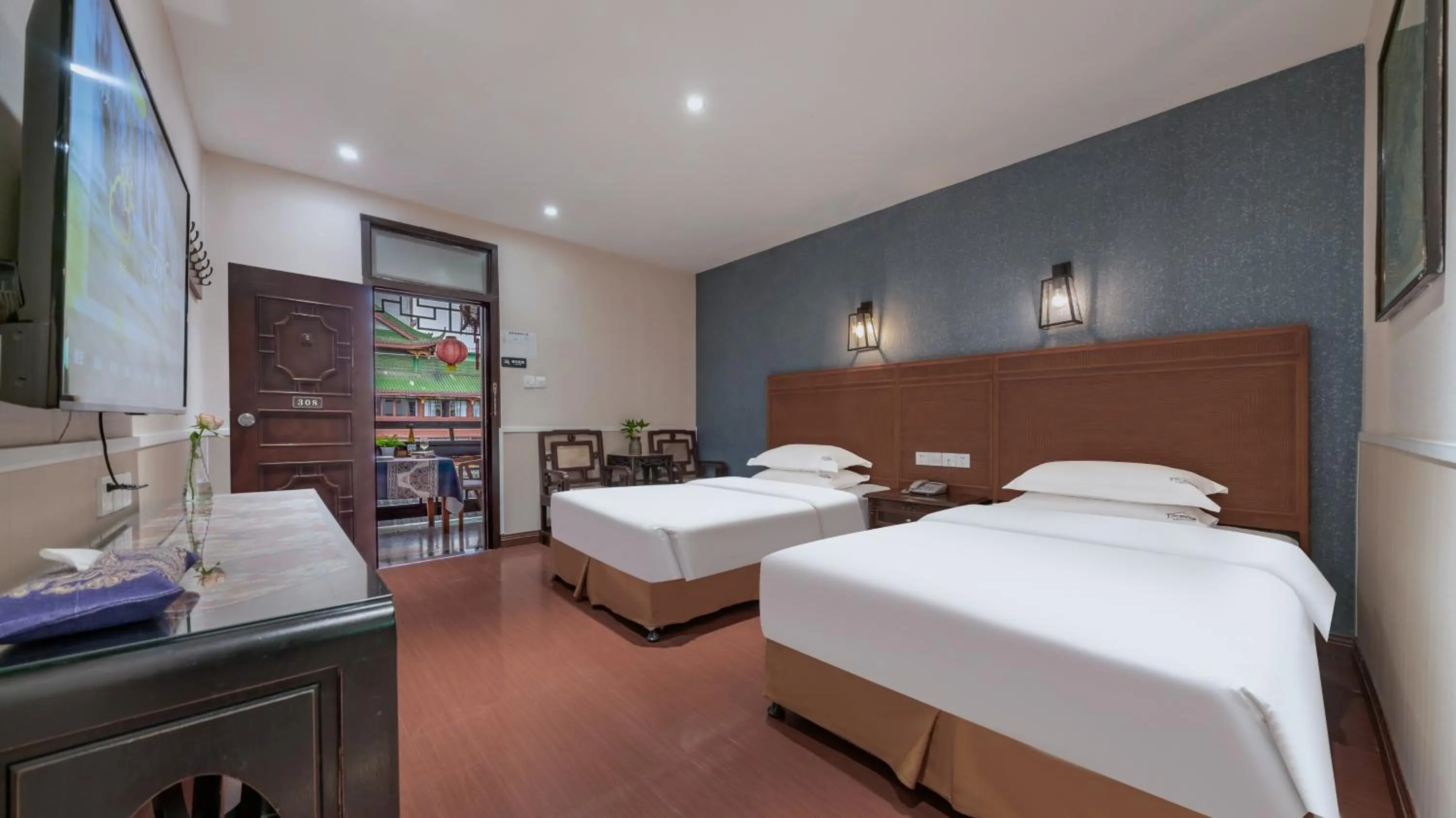 View (from property/room), Bed in Wenjun Courtyard Hotel---3mins walk from Tonghuimen metro station ,next to People`s Park, fluent English service ,travel agency
