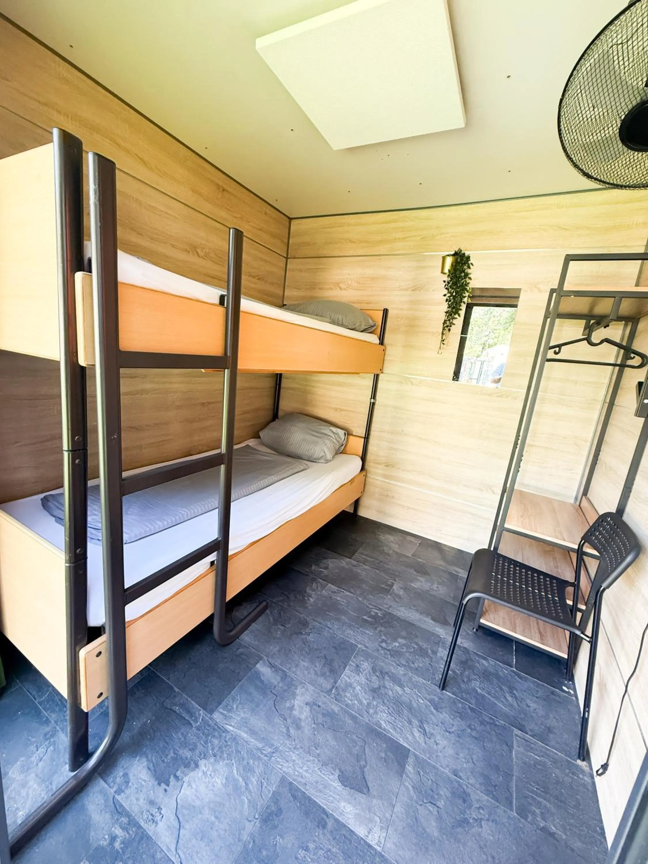 Bedroom, Bed in EASY Lodges Berlin