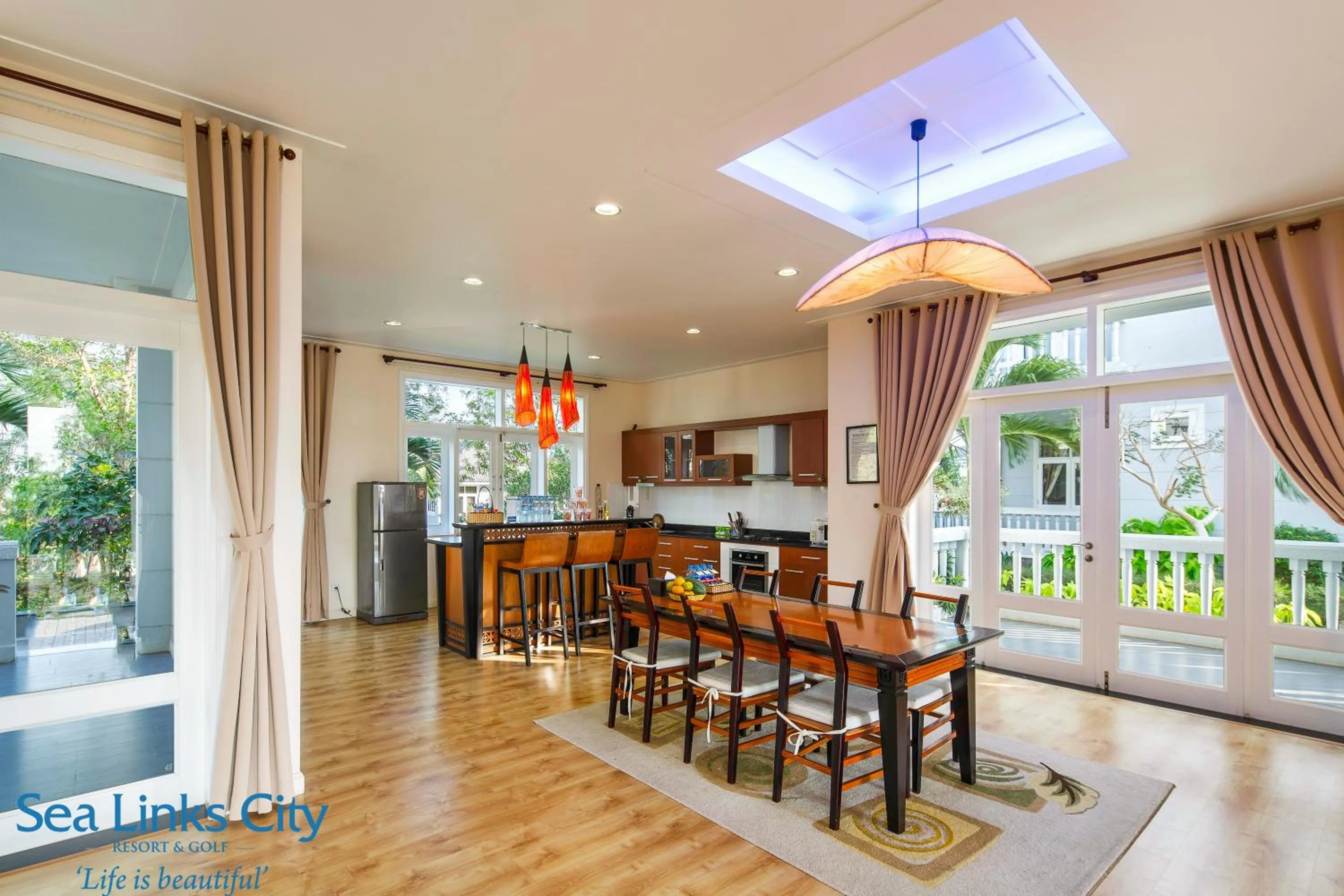 Kitchen or kitchenette in Sea Links Beach Villa